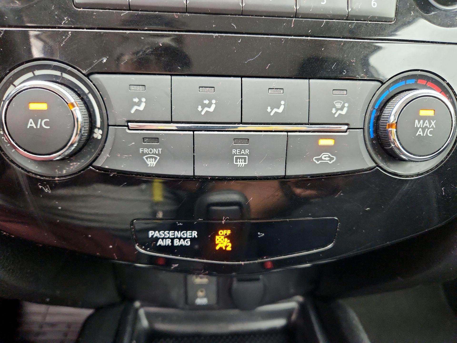Thumbnail: 2016 Nissan Rogue - 16