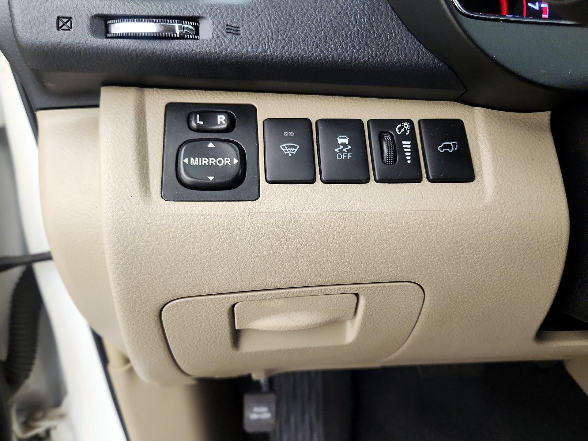 Thumbnail: 2013 Toyota Highlander - 13