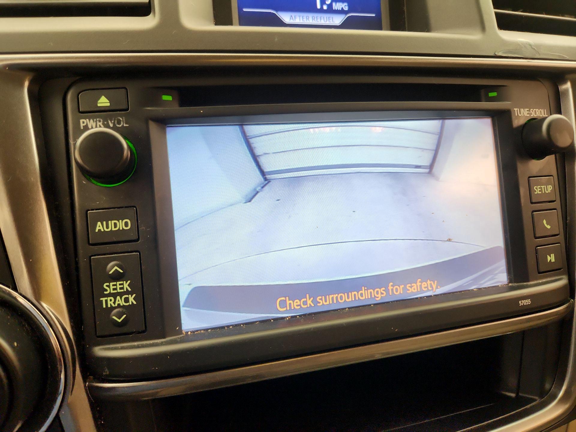 Thumbnail: 2013 Toyota Highlander - 14