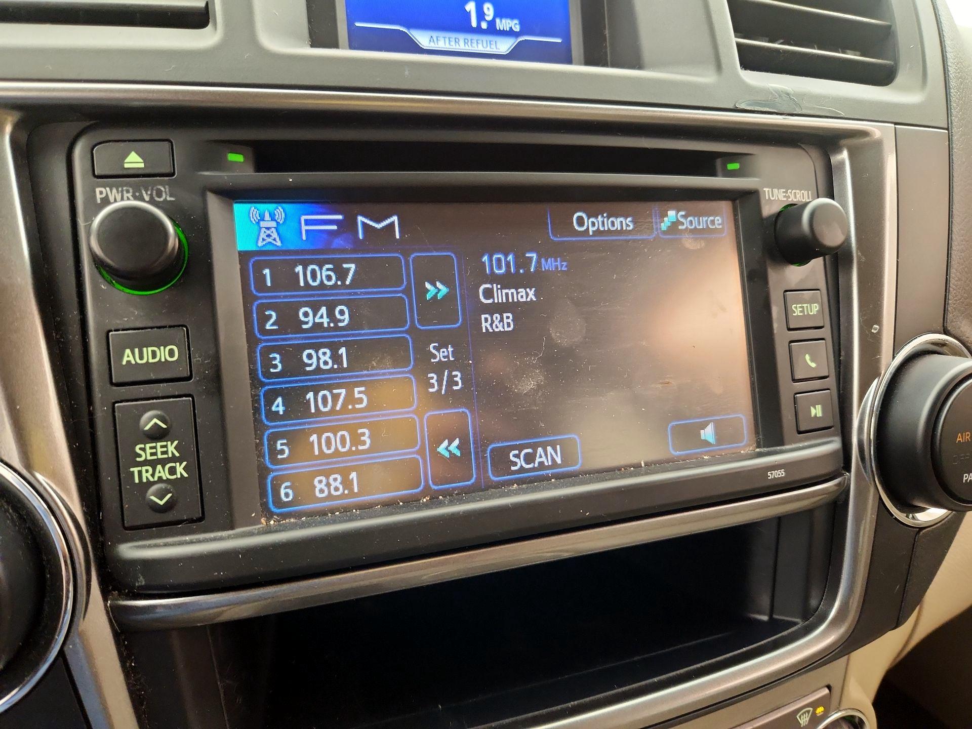 Thumbnail: 2013 Toyota Highlander - 15