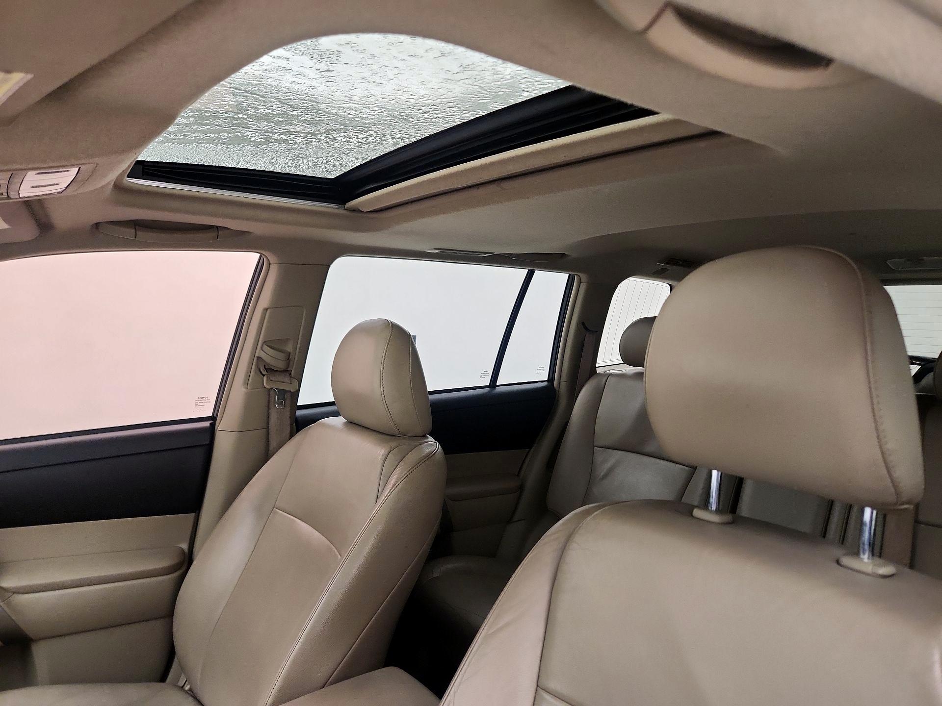 Thumbnail: 2013 Toyota Highlander - 19