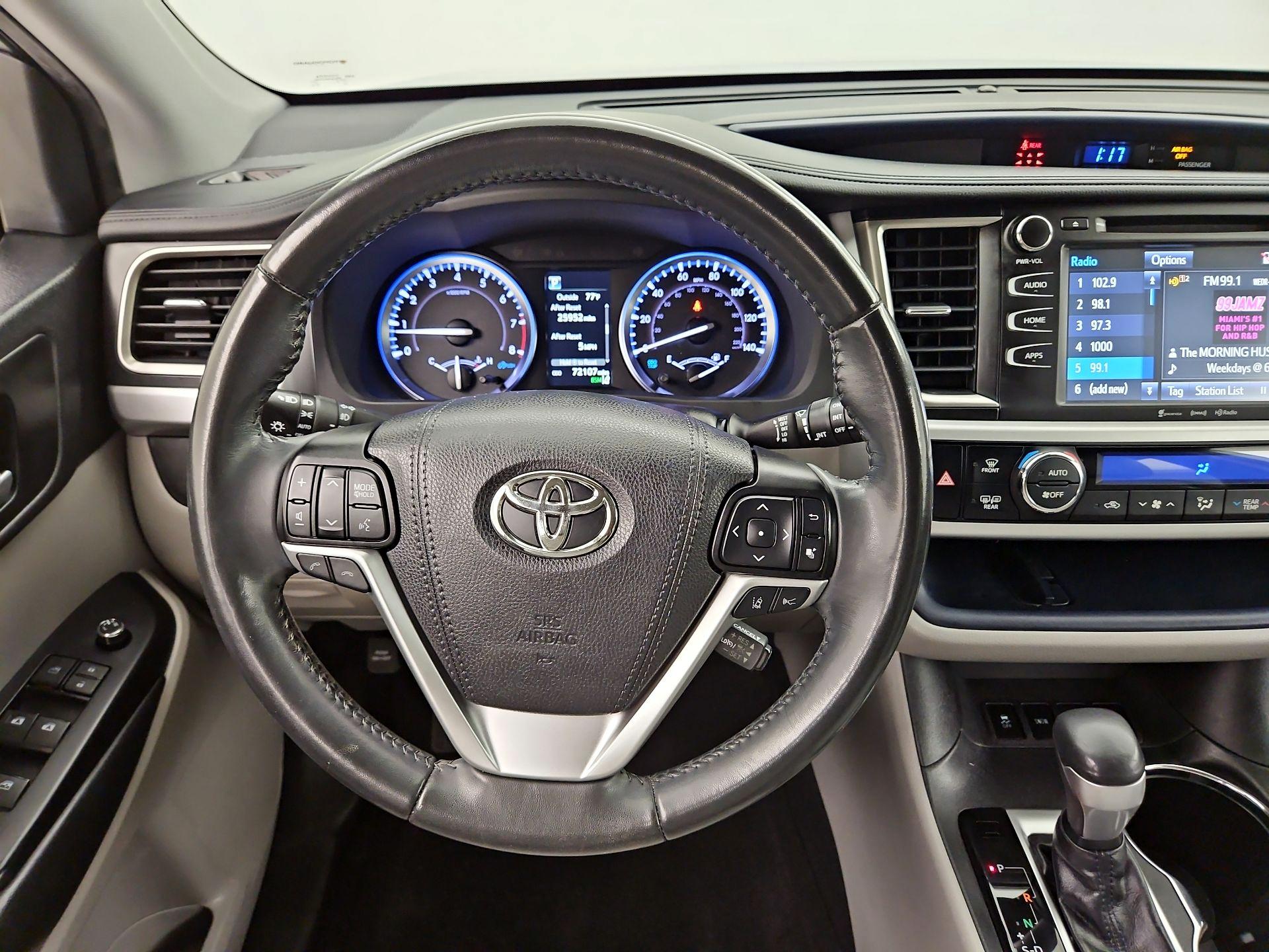 Thumbnail: 2019 Toyota Highlander - 10