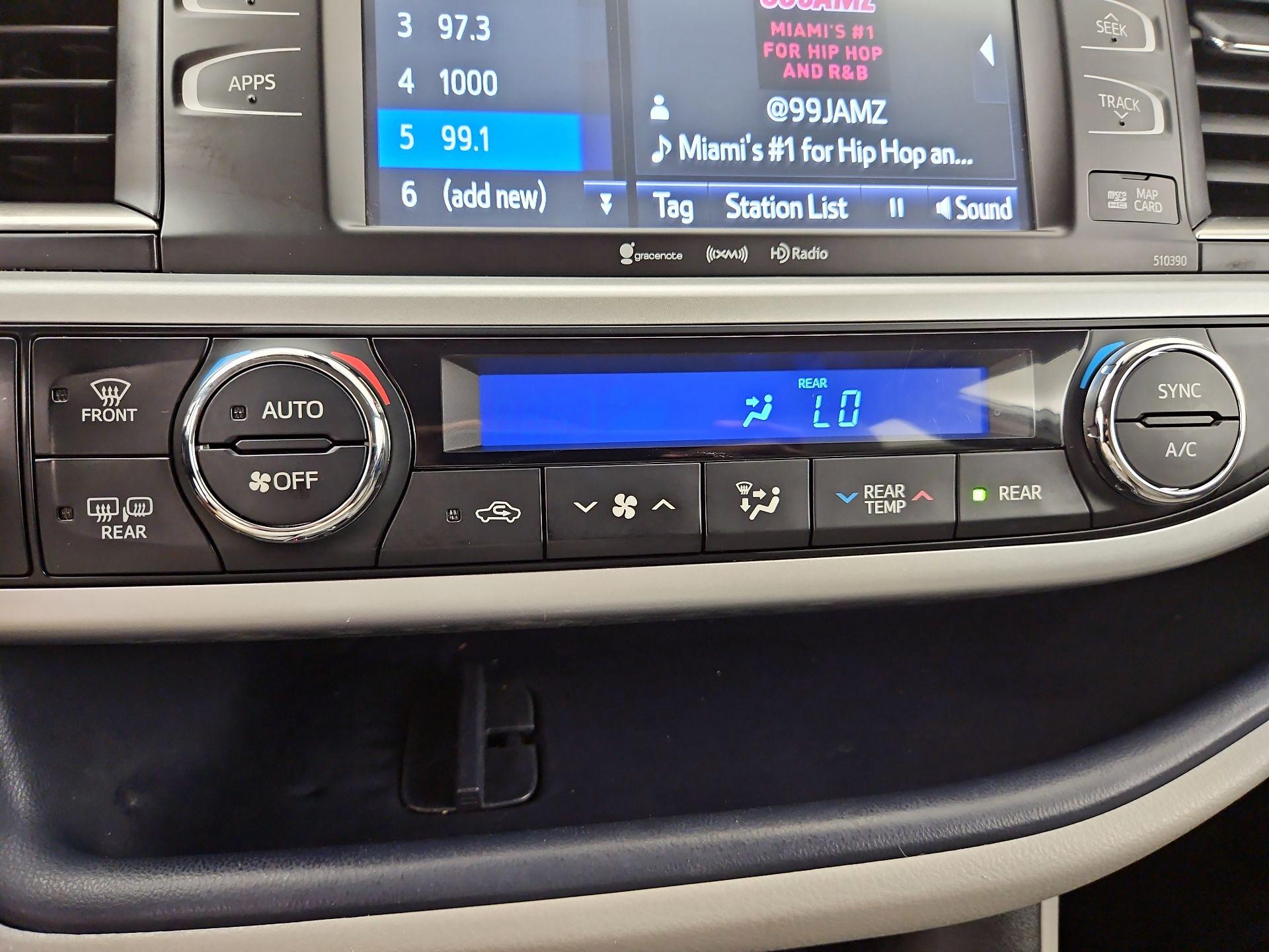Thumbnail: 2019 Toyota Highlander - 16