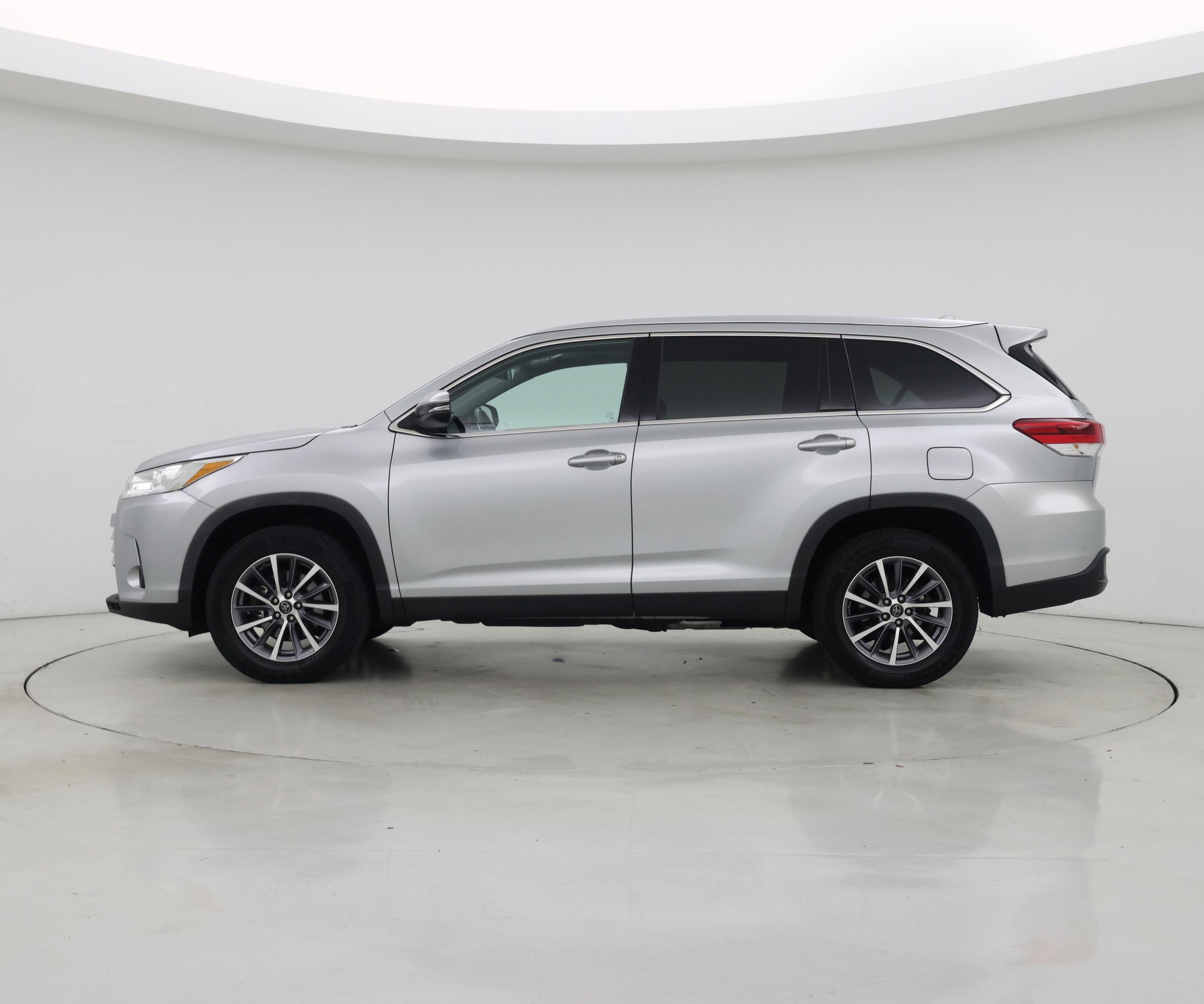 Thumbnail: 2019 Toyota Highlander - 3
