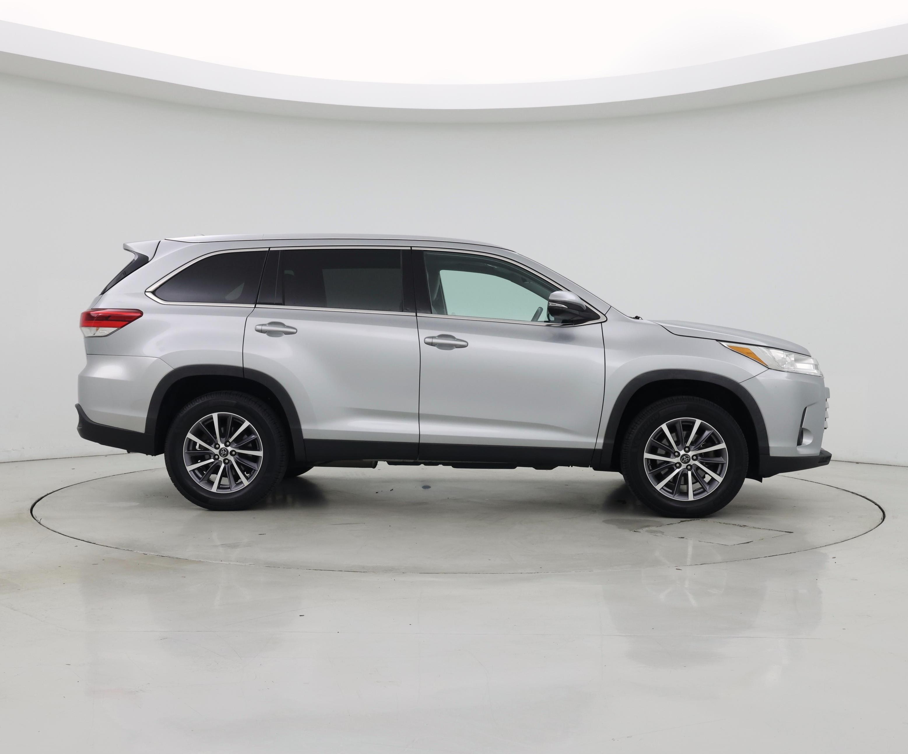 Thumbnail: 2019 Toyota Highlander - 7