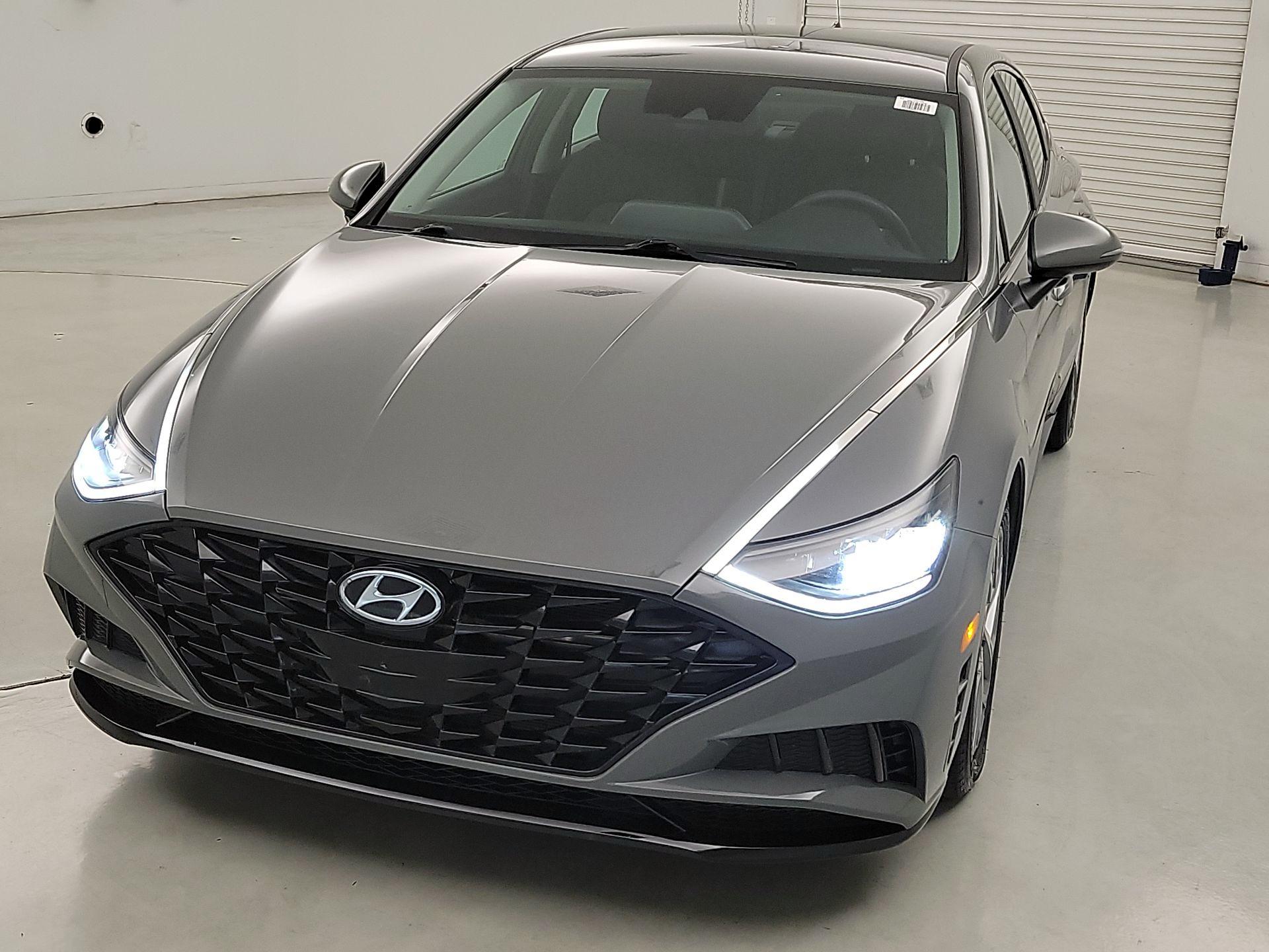 Thumbnail: 2020 Hyundai Sonata - 3