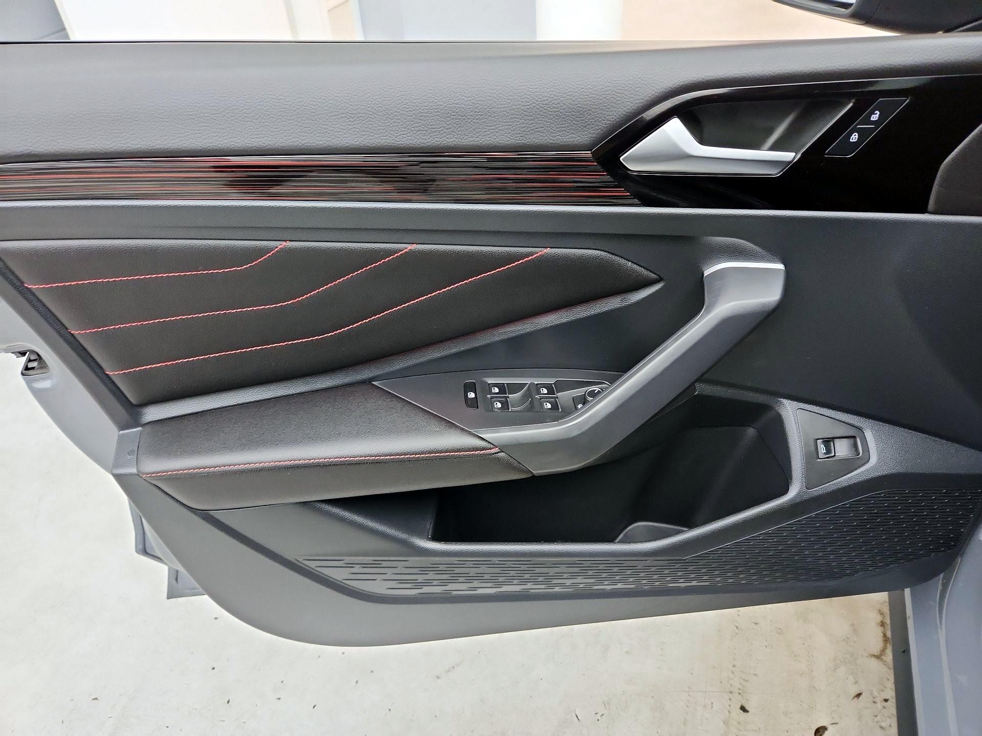 Thumbnail: 2023 Volkswagen Jetta - 12