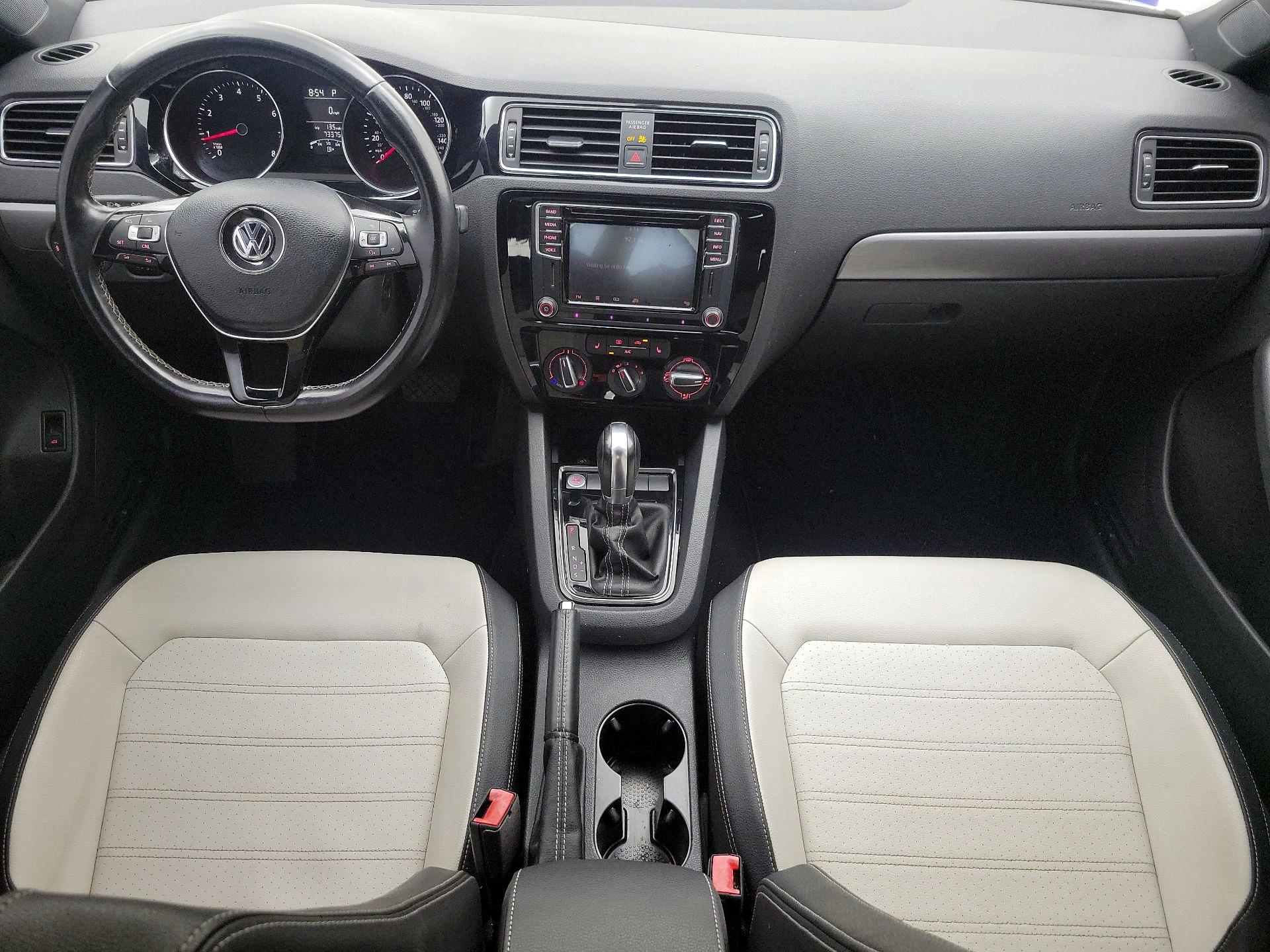 Thumbnail: 2016 Volkswagen Jetta - 9