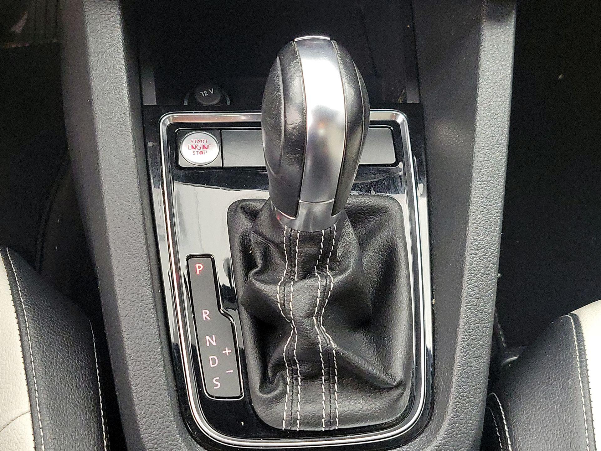 Thumbnail: 2016 Volkswagen Jetta - 18