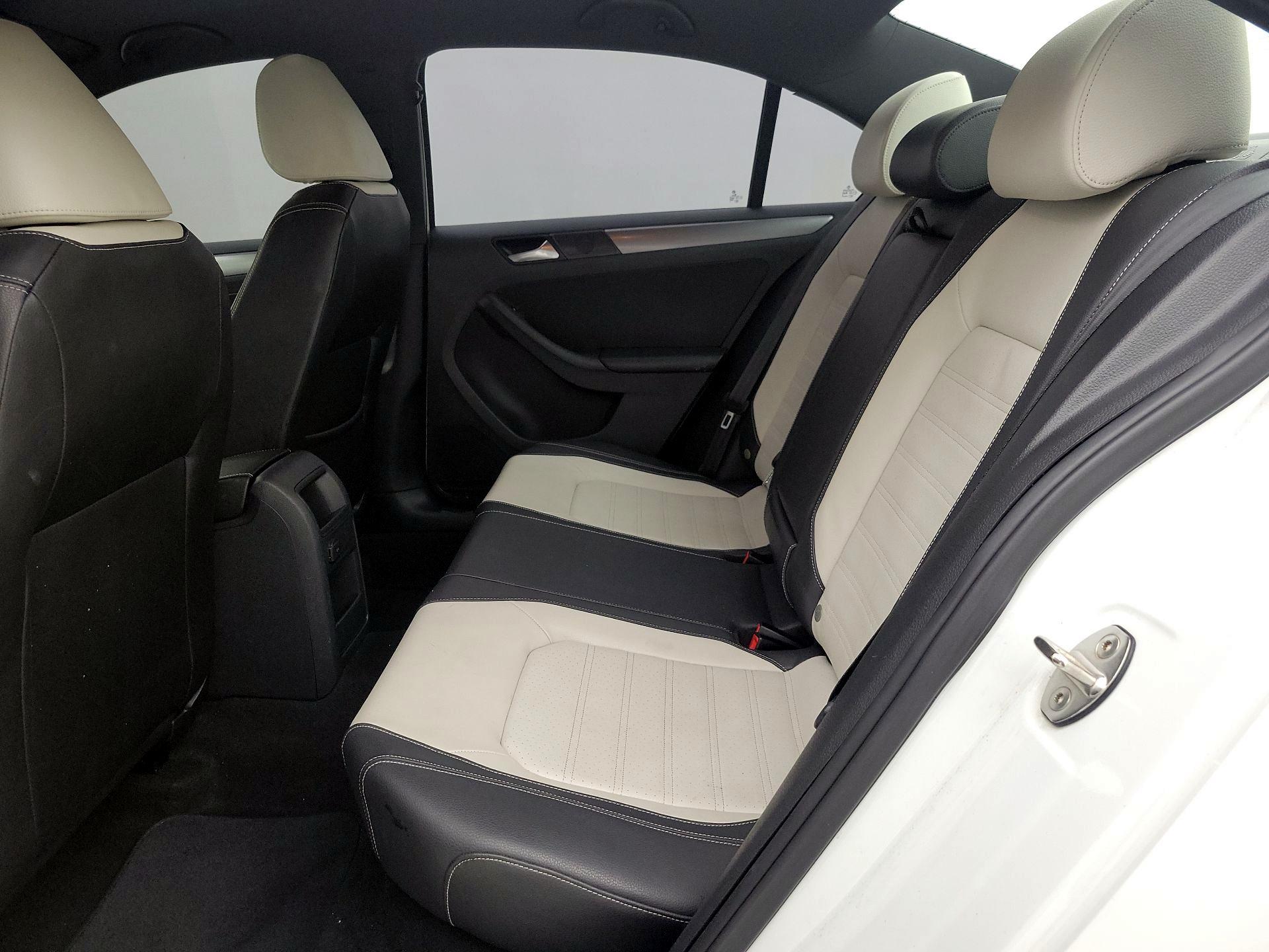 Thumbnail: 2016 Volkswagen Jetta - 20