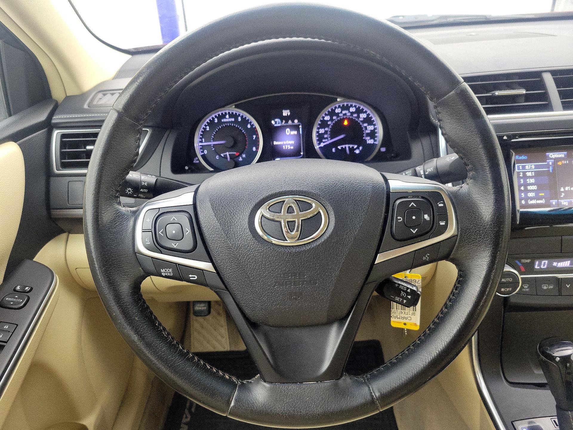 Thumbnail: 2015 Toyota Camry - 10