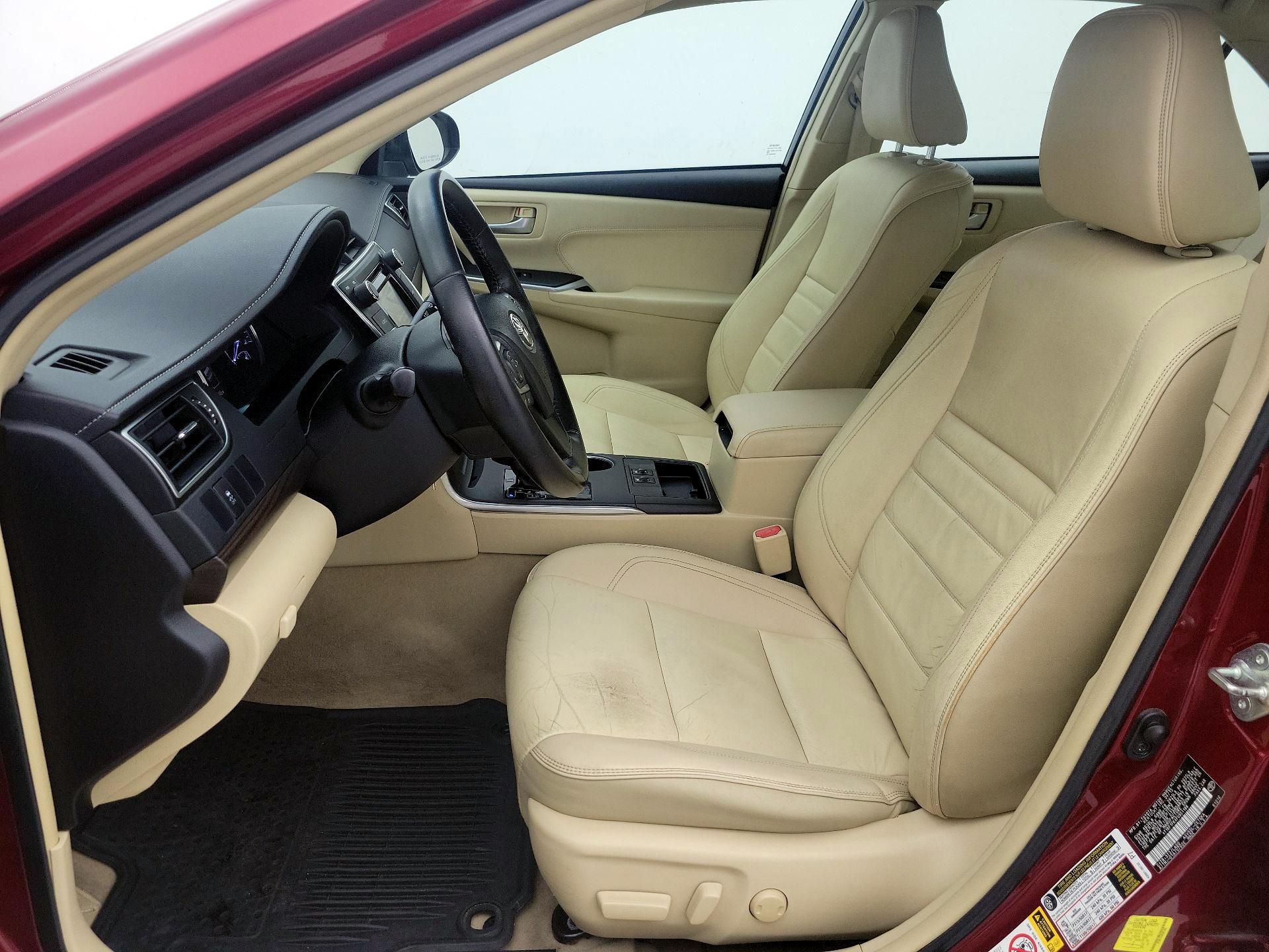 Thumbnail: 2015 Toyota Camry - 11