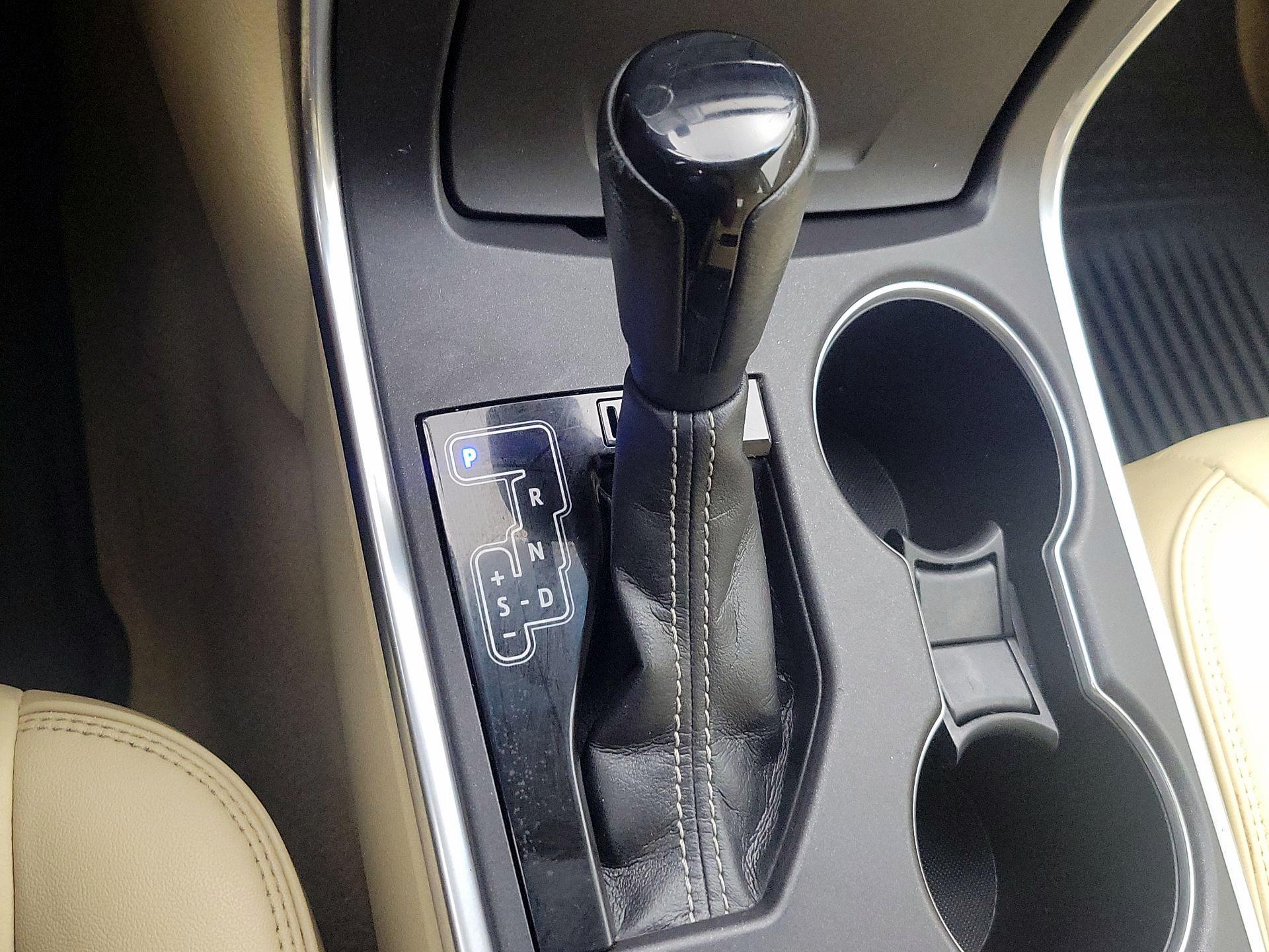 Thumbnail: 2015 Toyota Camry - 17