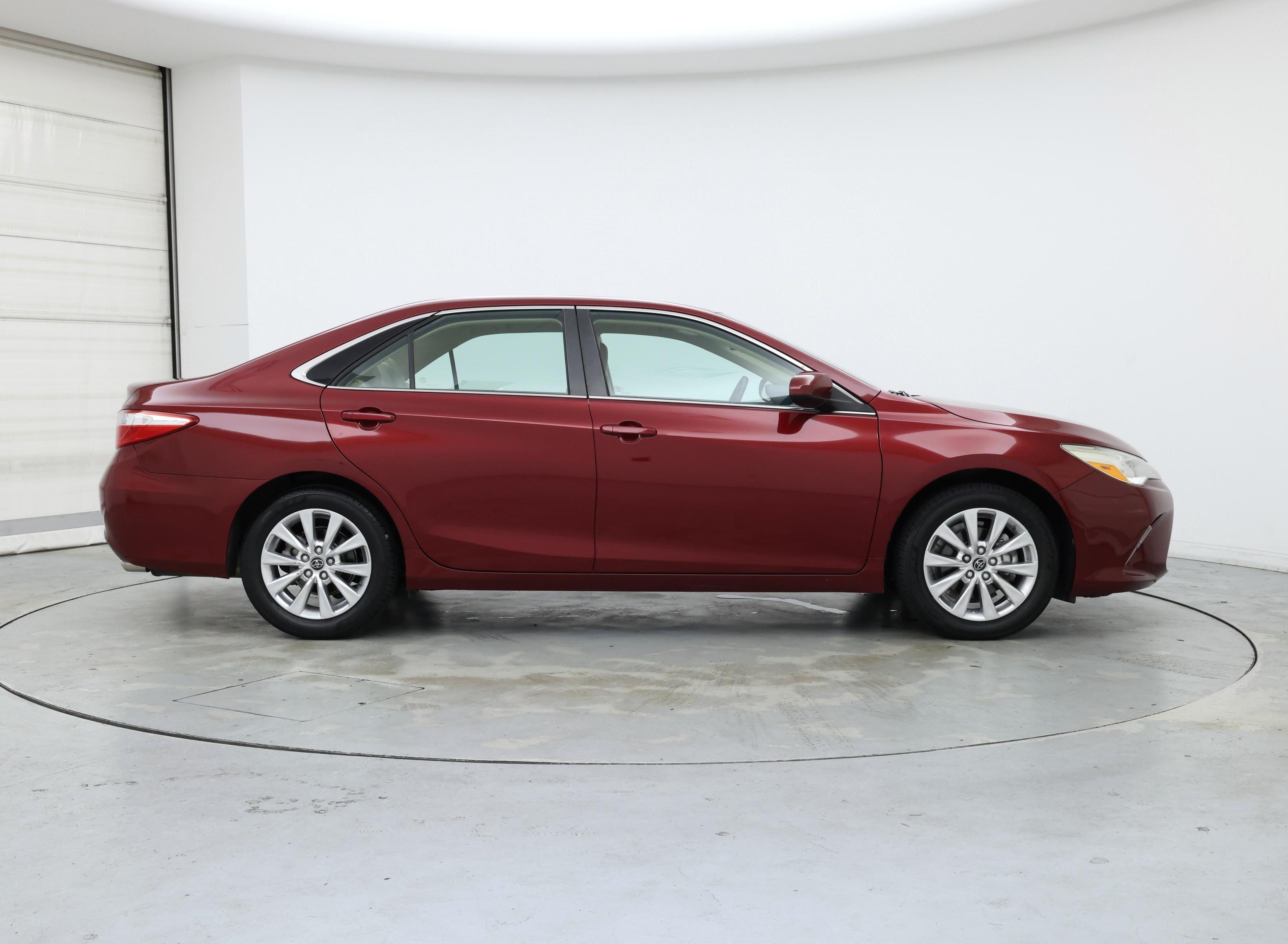 Thumbnail: 2015 Toyota Camry - 7