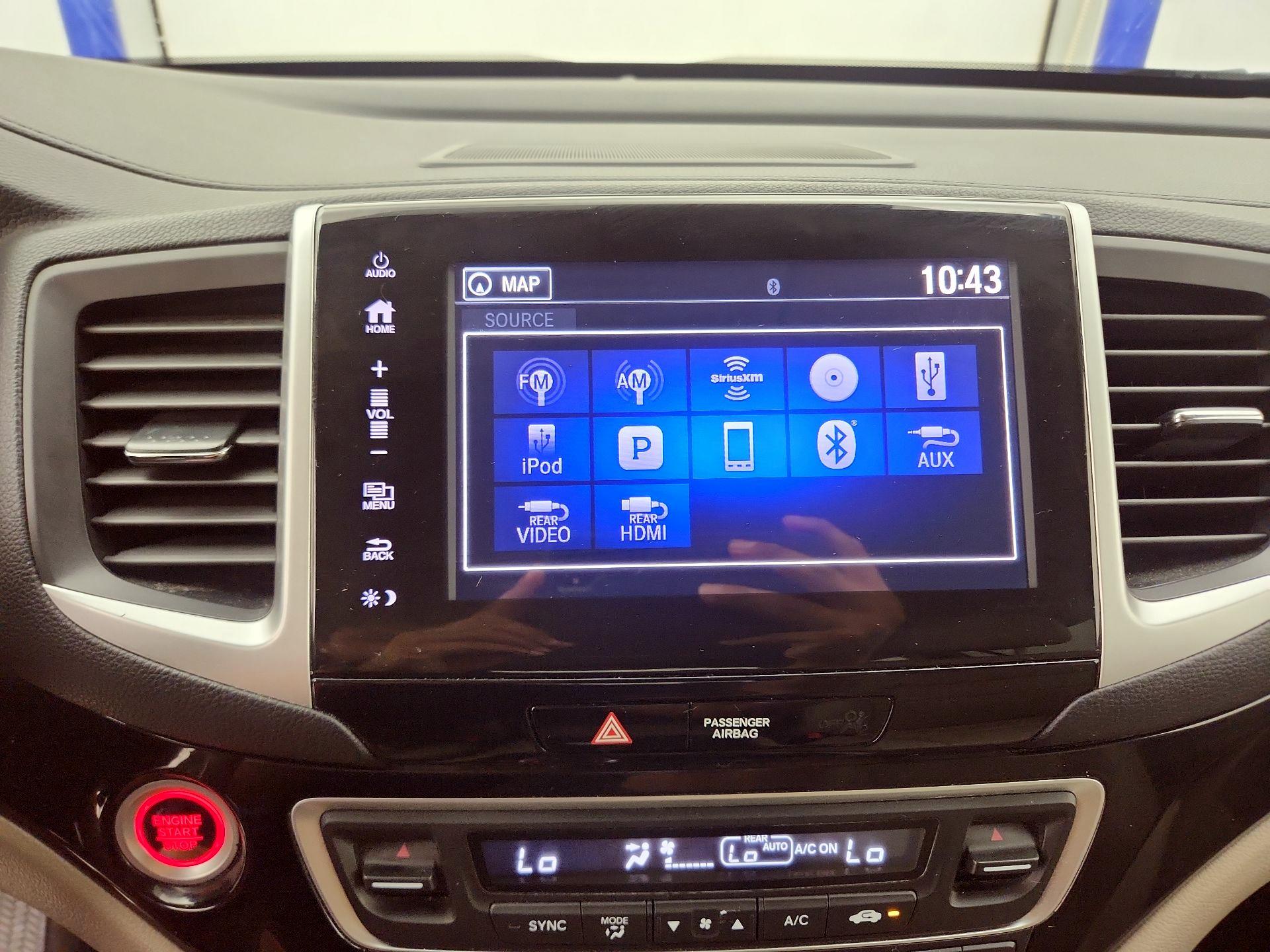 Thumbnail: 2017 Honda Pilot - 16