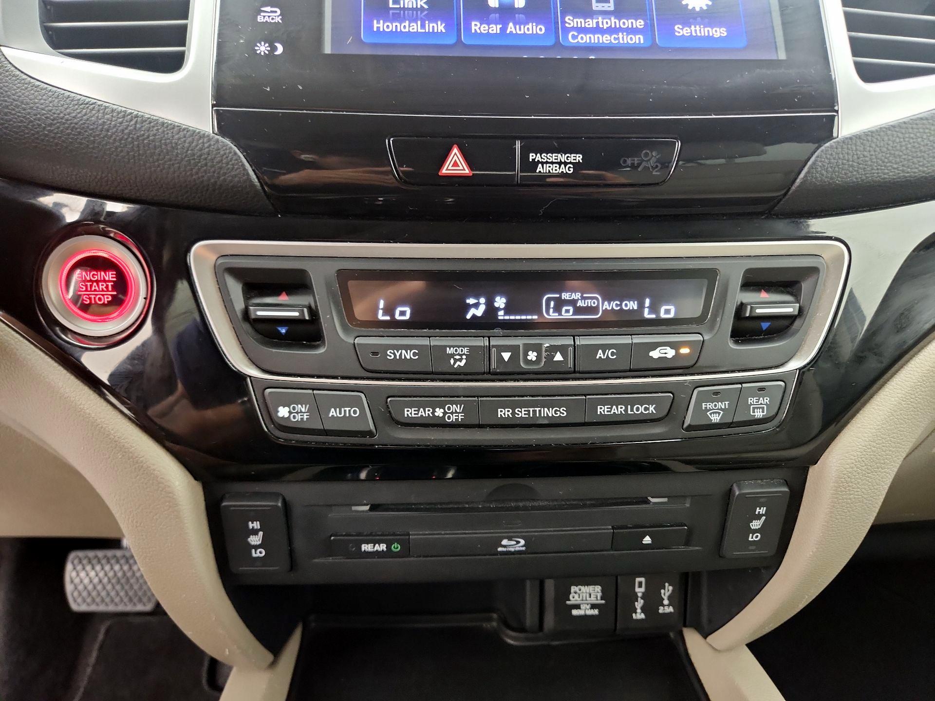 Thumbnail: 2017 Honda Pilot - 17