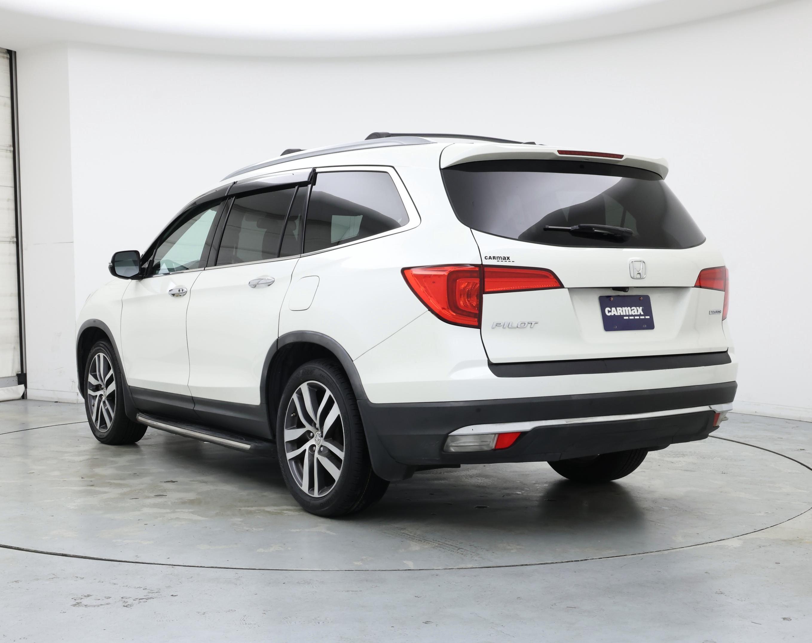 Thumbnail: 2017 Honda Pilot - 2