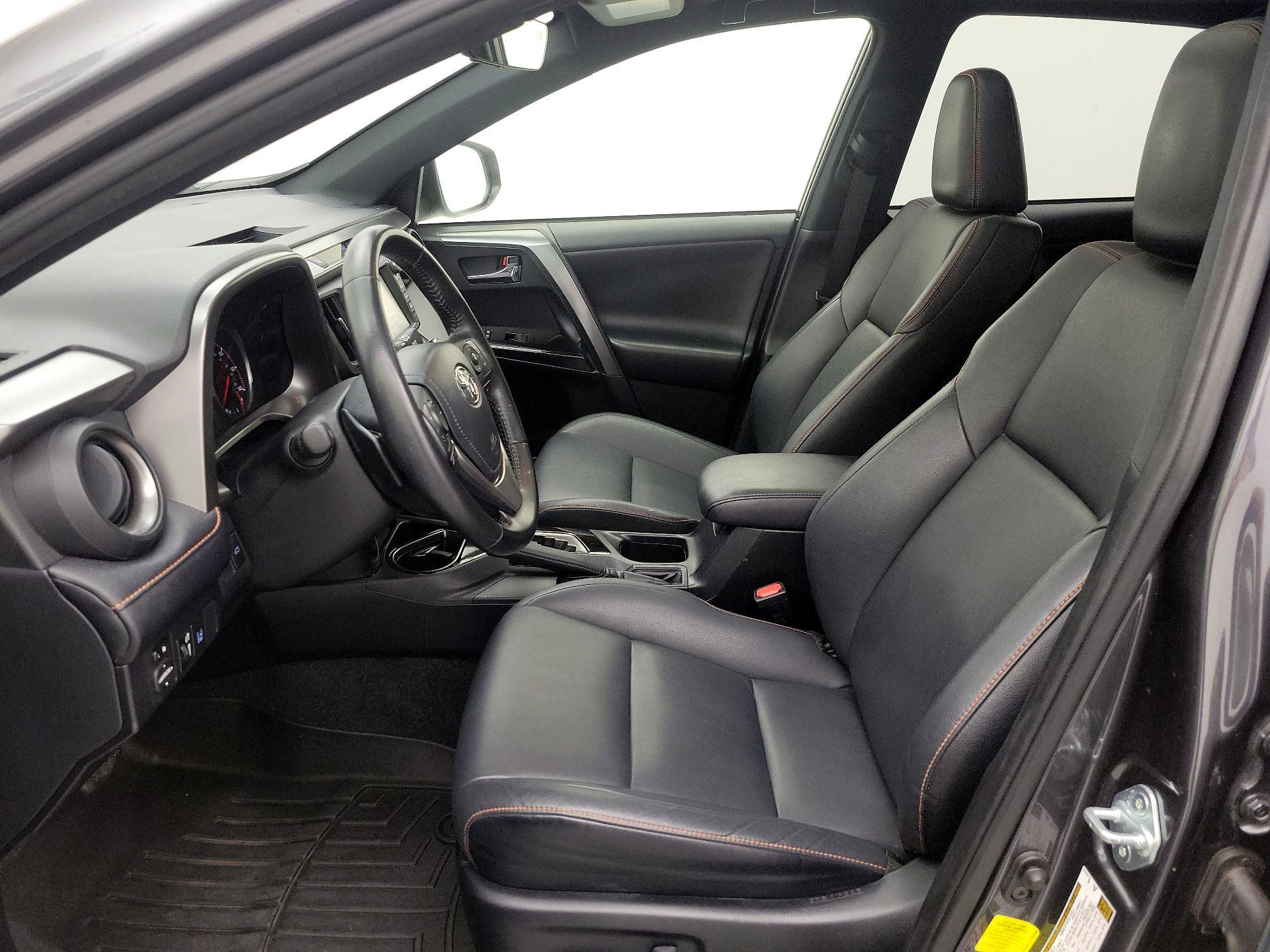 Thumbnail: 2018 Toyota RAV4 - 11