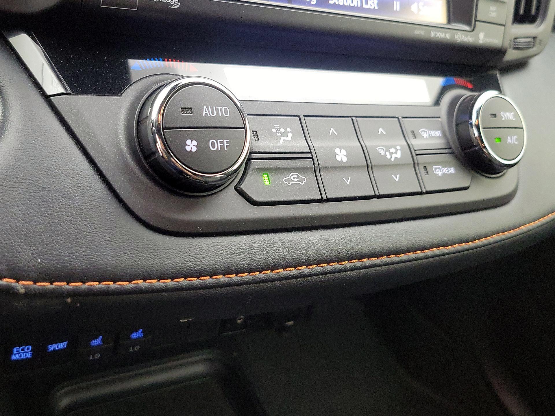 Thumbnail: 2018 Toyota RAV4 - 16