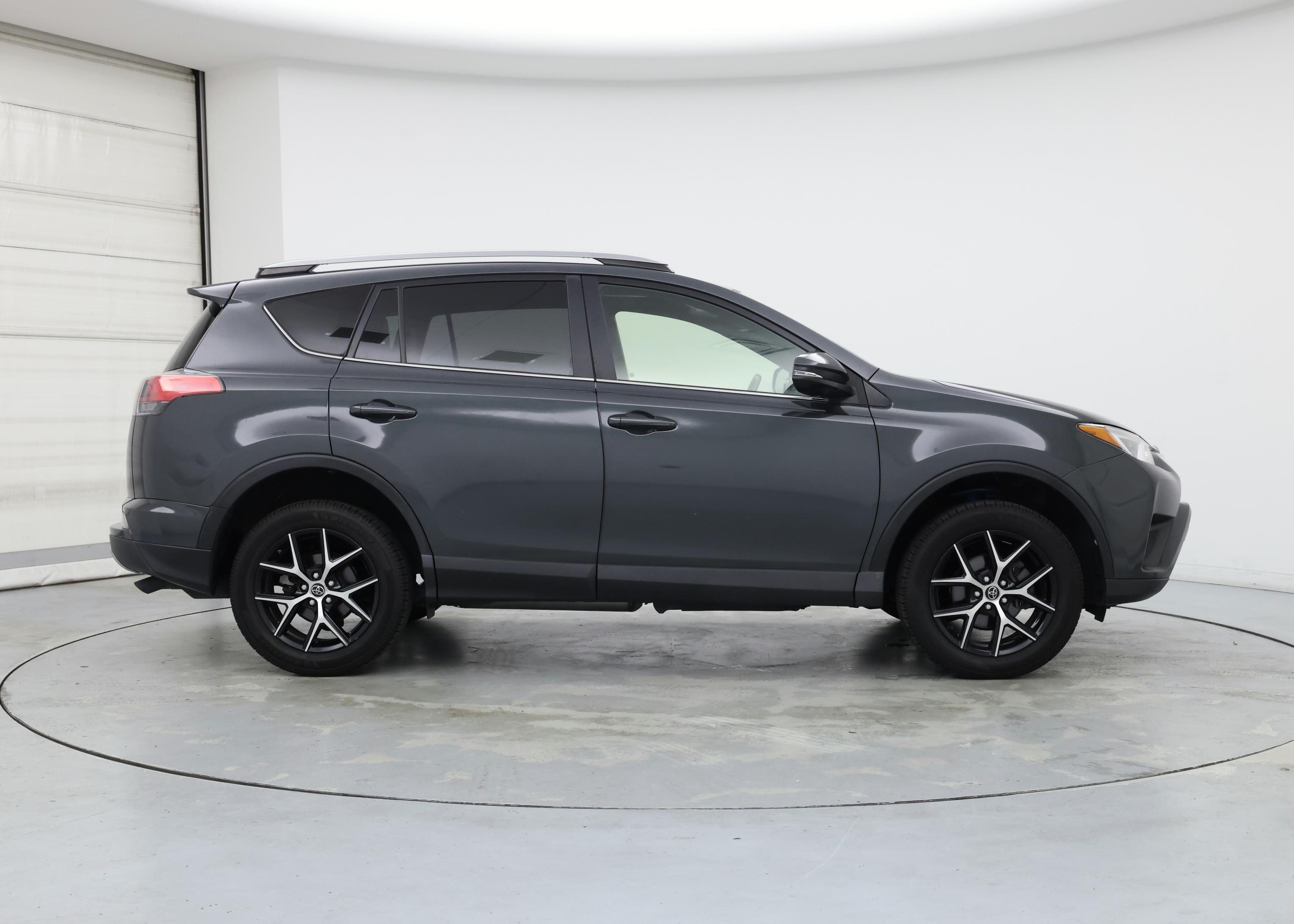Thumbnail: 2018 Toyota RAV4 - 7
