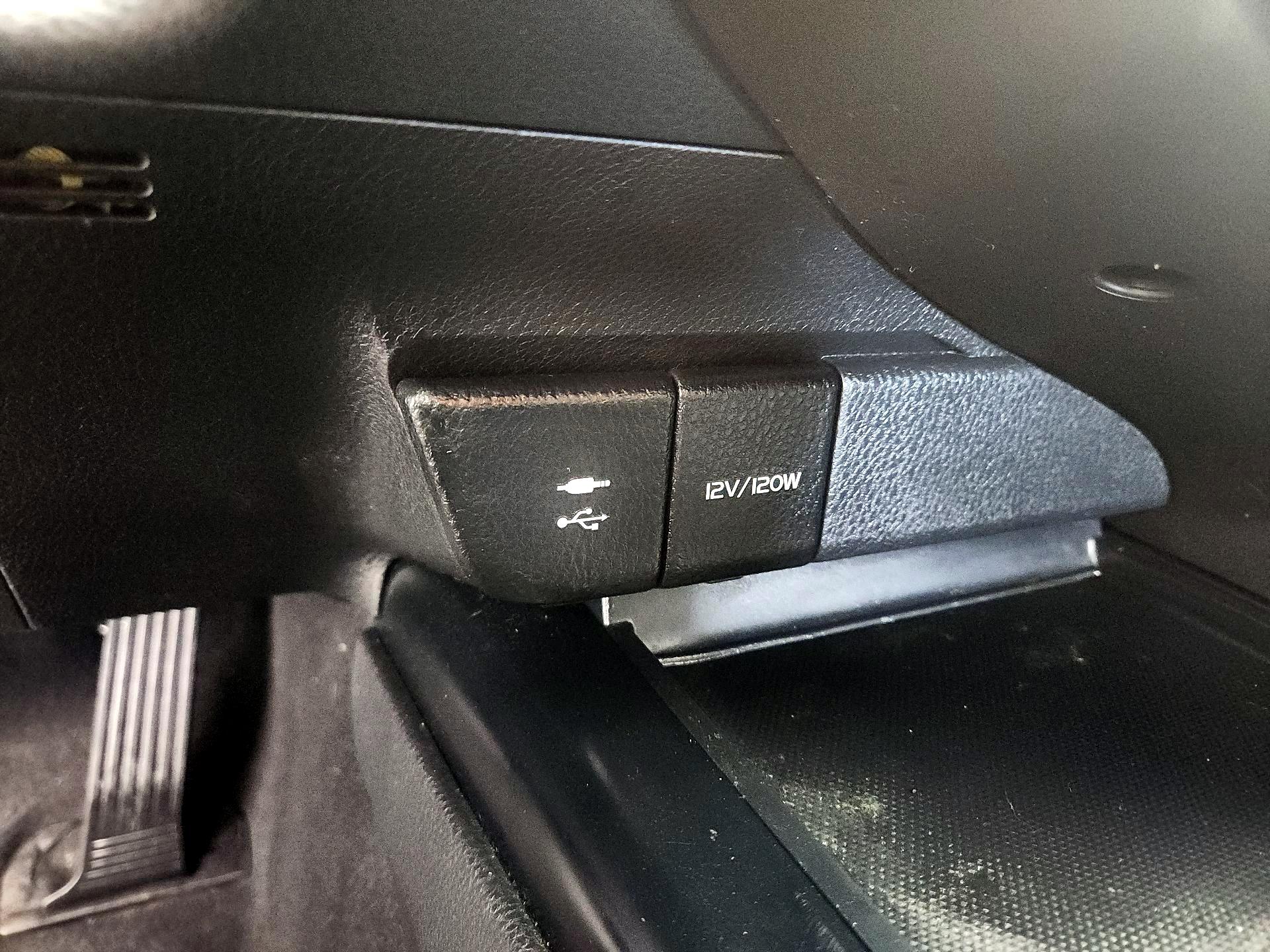 Thumbnail: 2019 Toyota Camry - 18