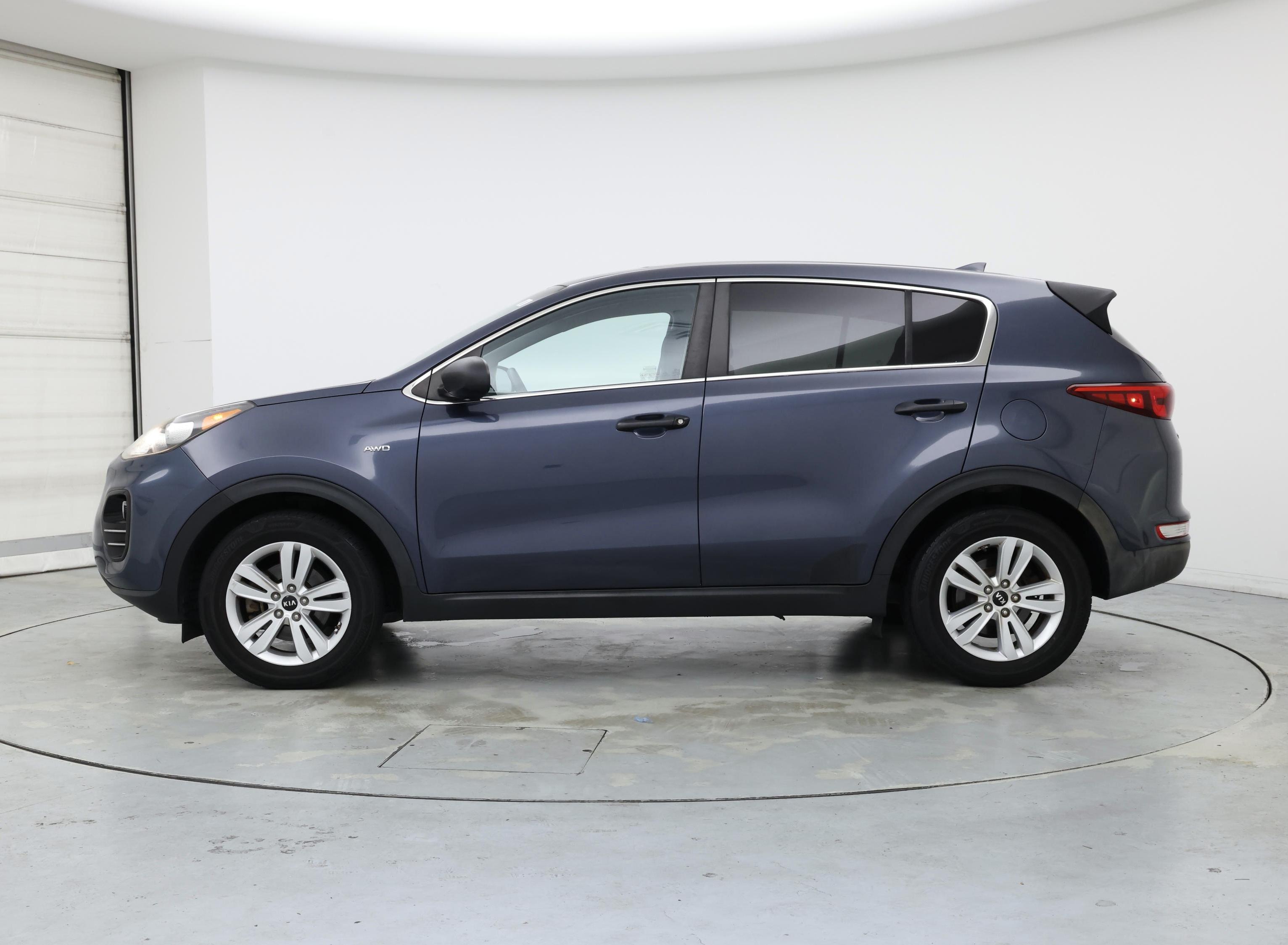 Thumbnail: 2018 Kia Sportage - 3