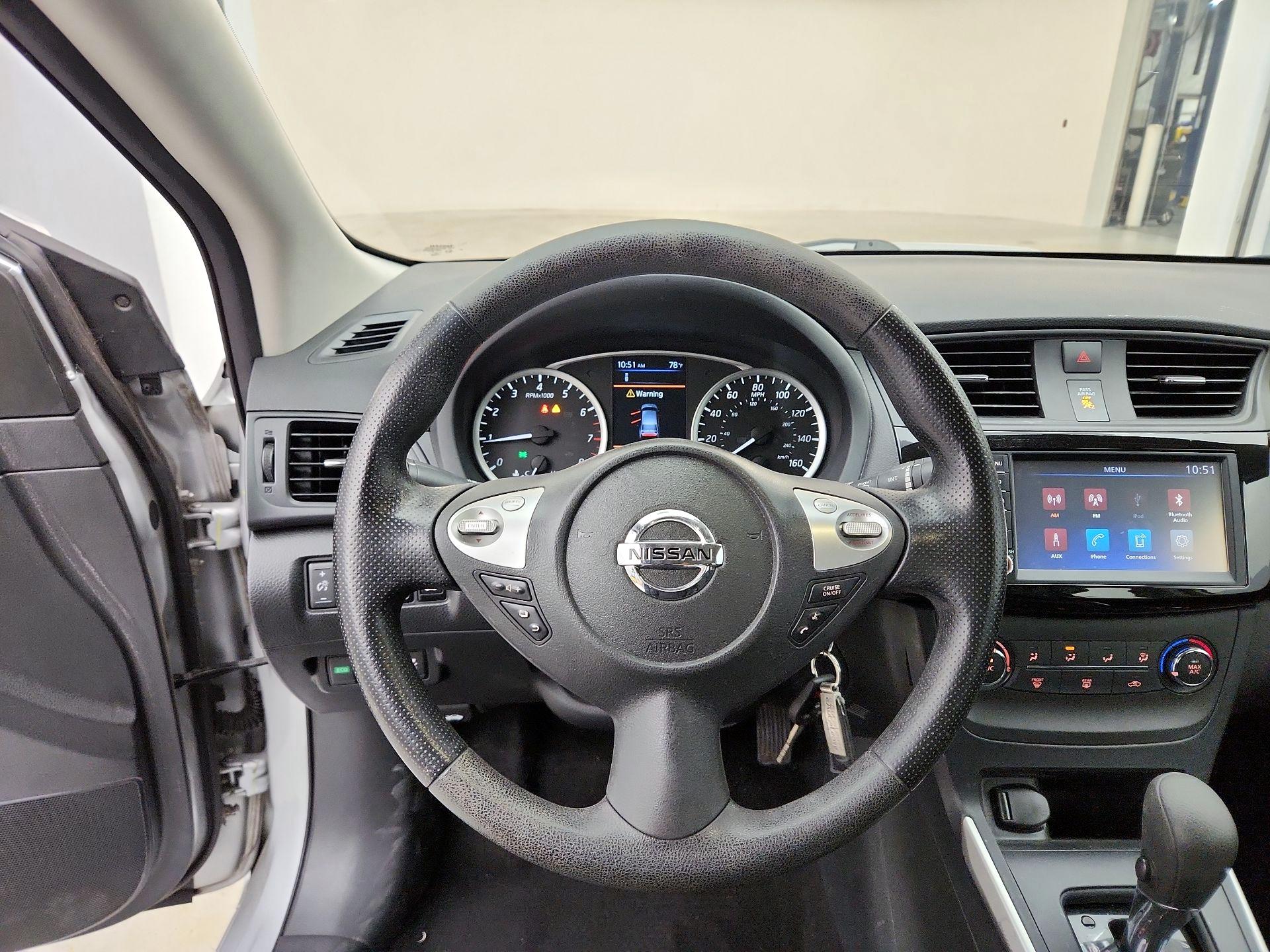 Thumbnail: 2019 Nissan Sentra - 10