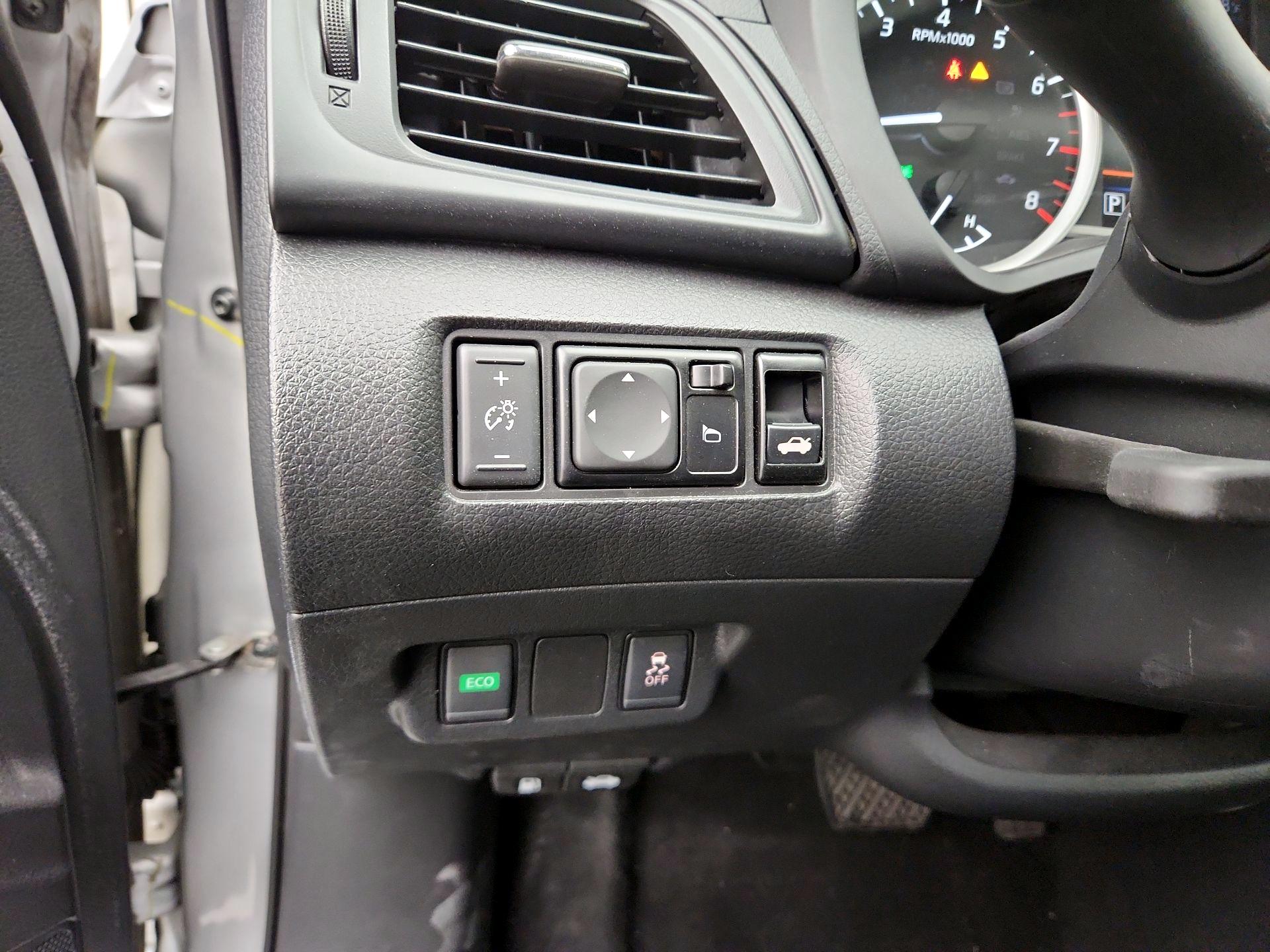 Thumbnail: 2019 Nissan Sentra - 13