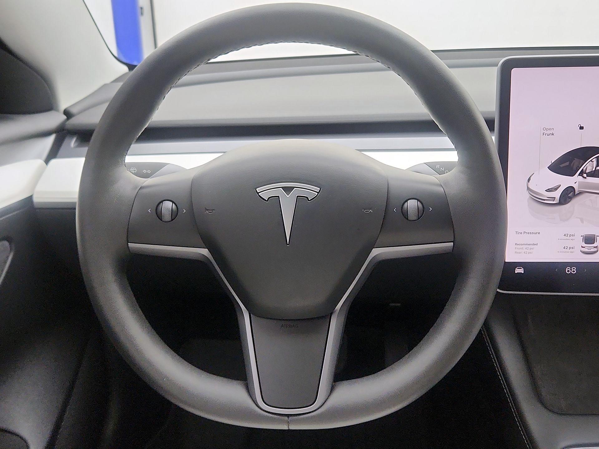 Thumbnail: 2023 Tesla Model 3 - 10