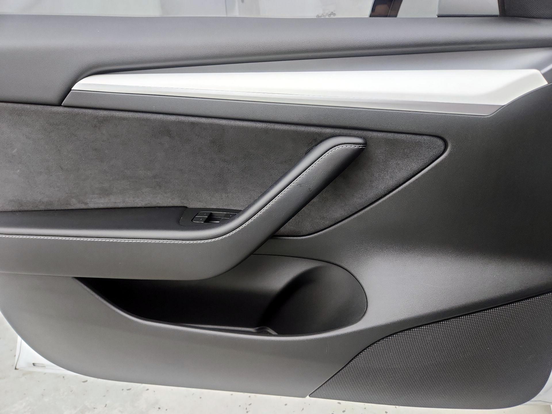 Thumbnail: 2023 Tesla Model 3 - 12