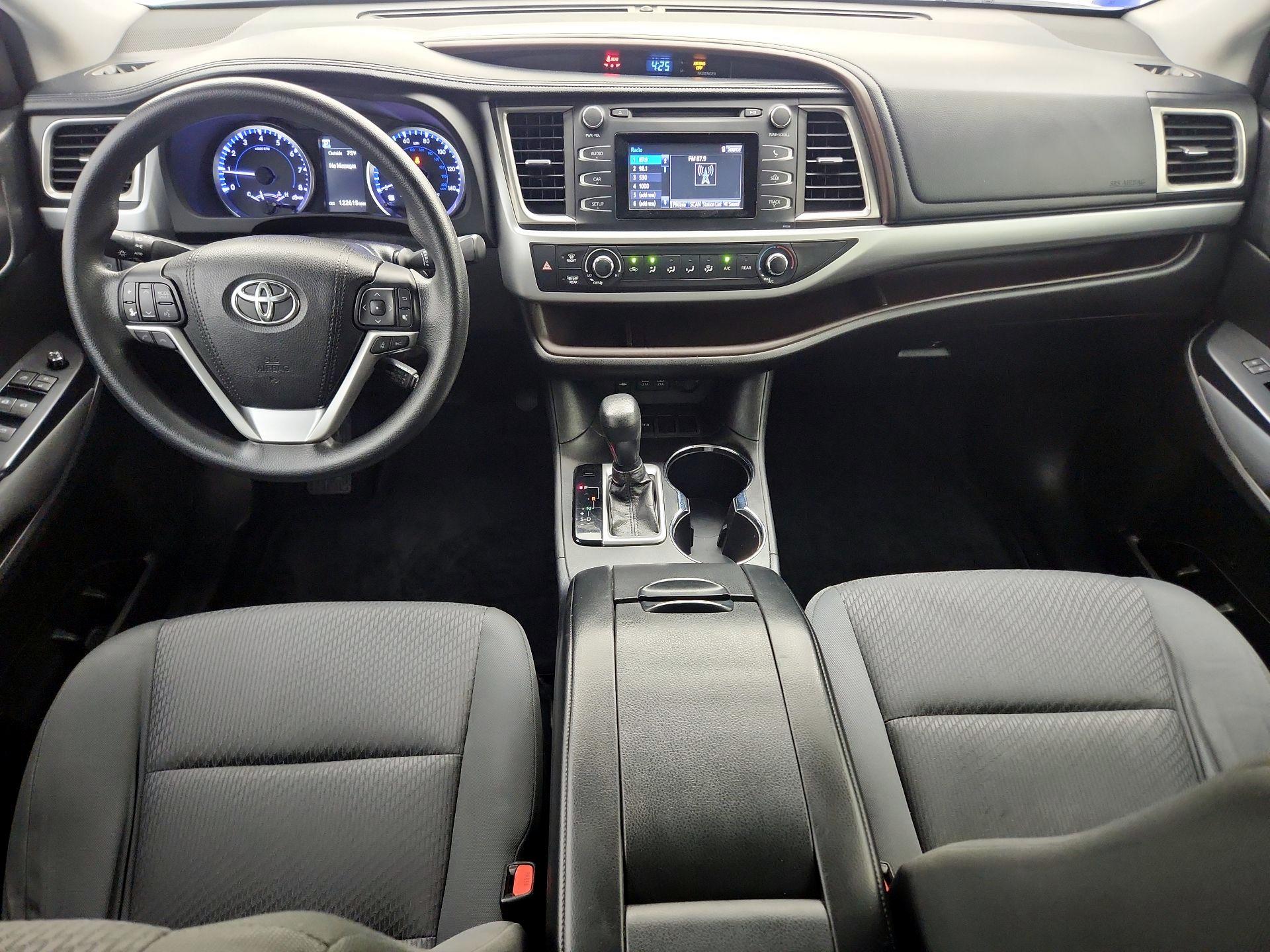 Thumbnail: 2018 Toyota Highlander - 9