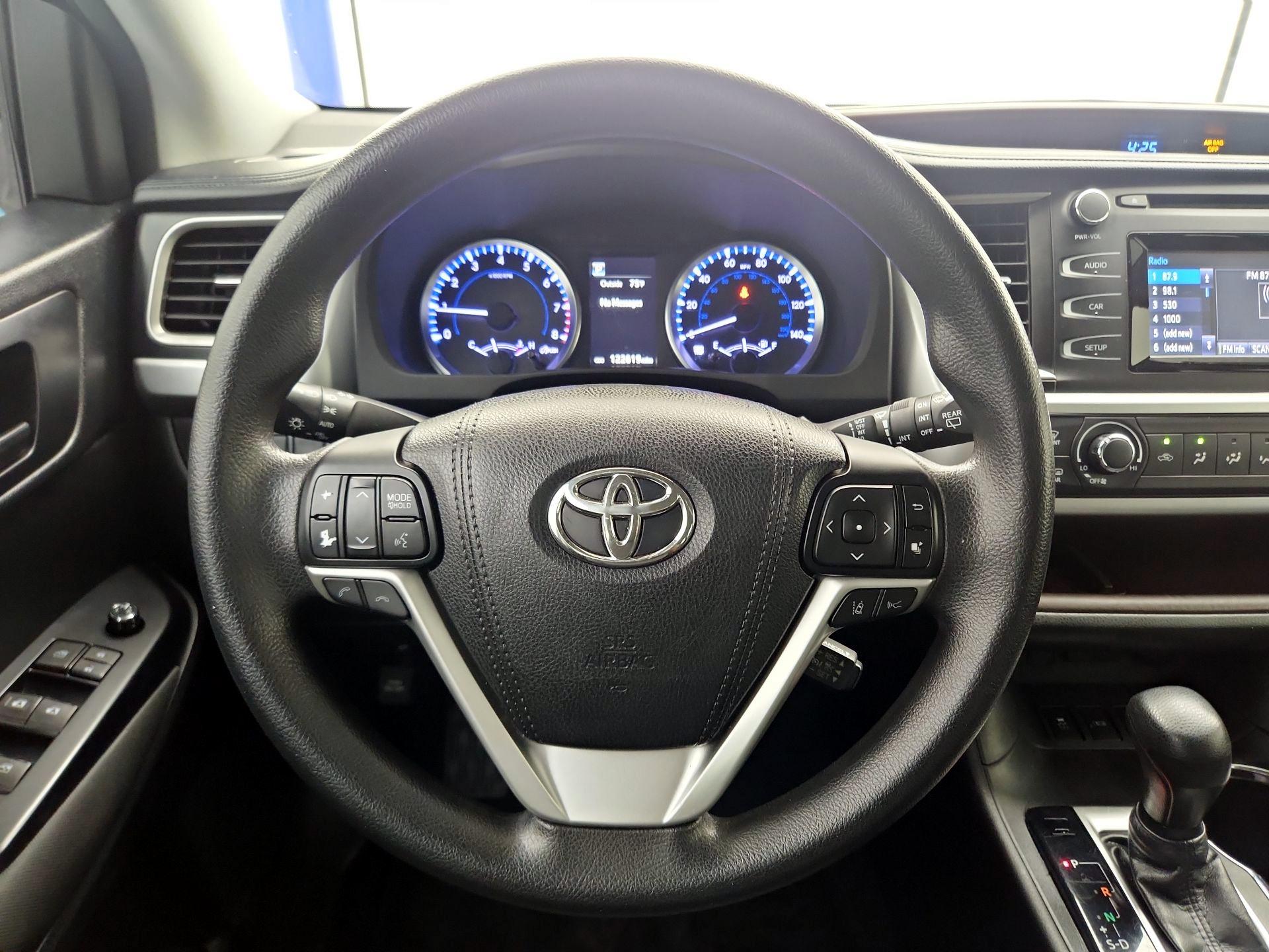 Thumbnail: 2018 Toyota Highlander - 10