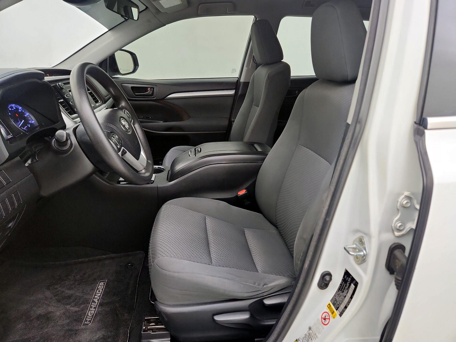 Thumbnail: 2018 Toyota Highlander - 11