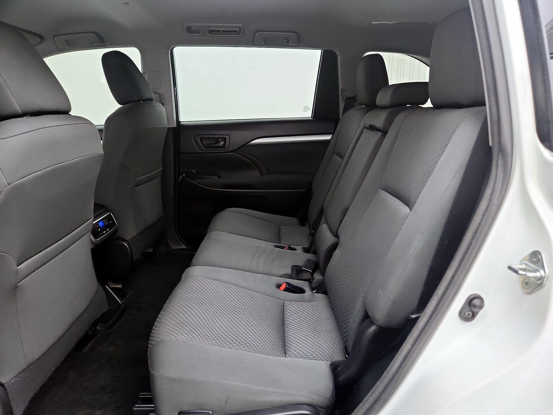 Thumbnail: 2018 Toyota Highlander - 19