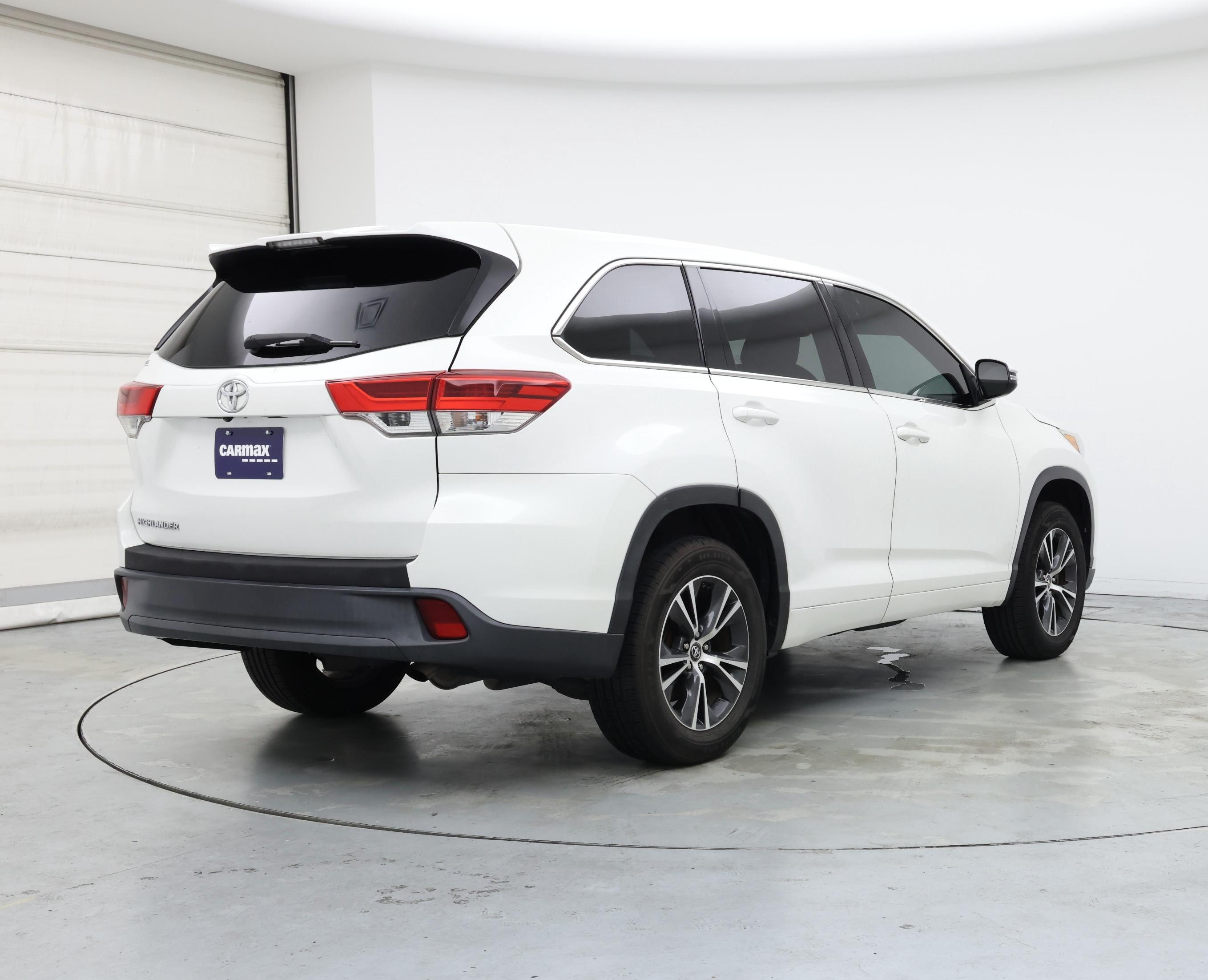 Thumbnail: 2018 Toyota Highlander - 8