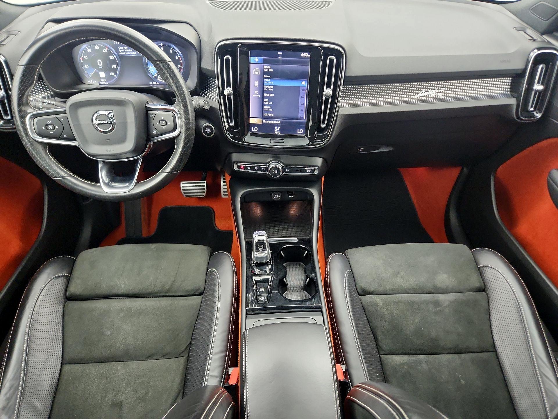 Thumbnail: 2021 Volvo XC40 - 9