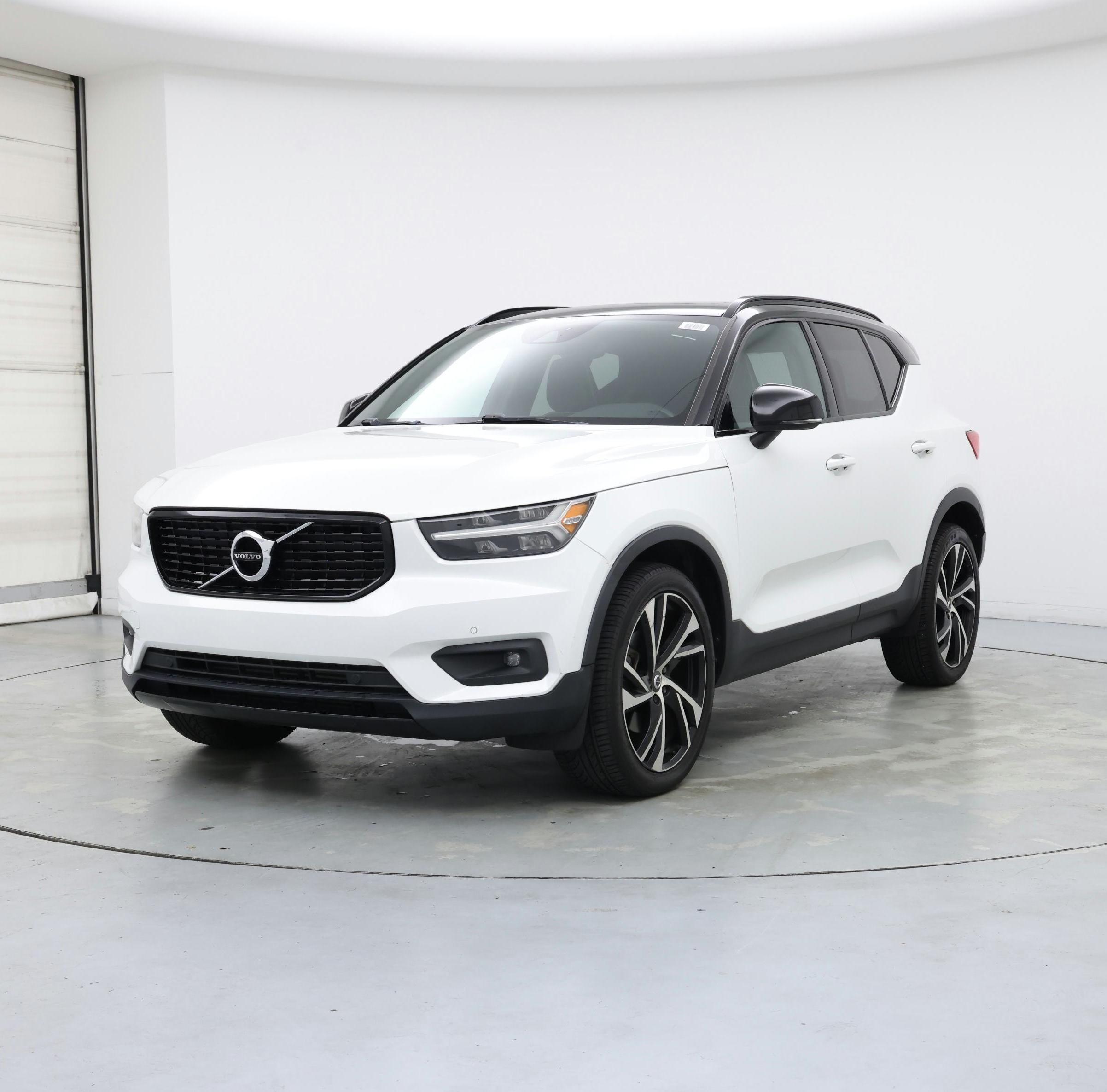 Thumbnail: 2021 Volvo XC40 - 4