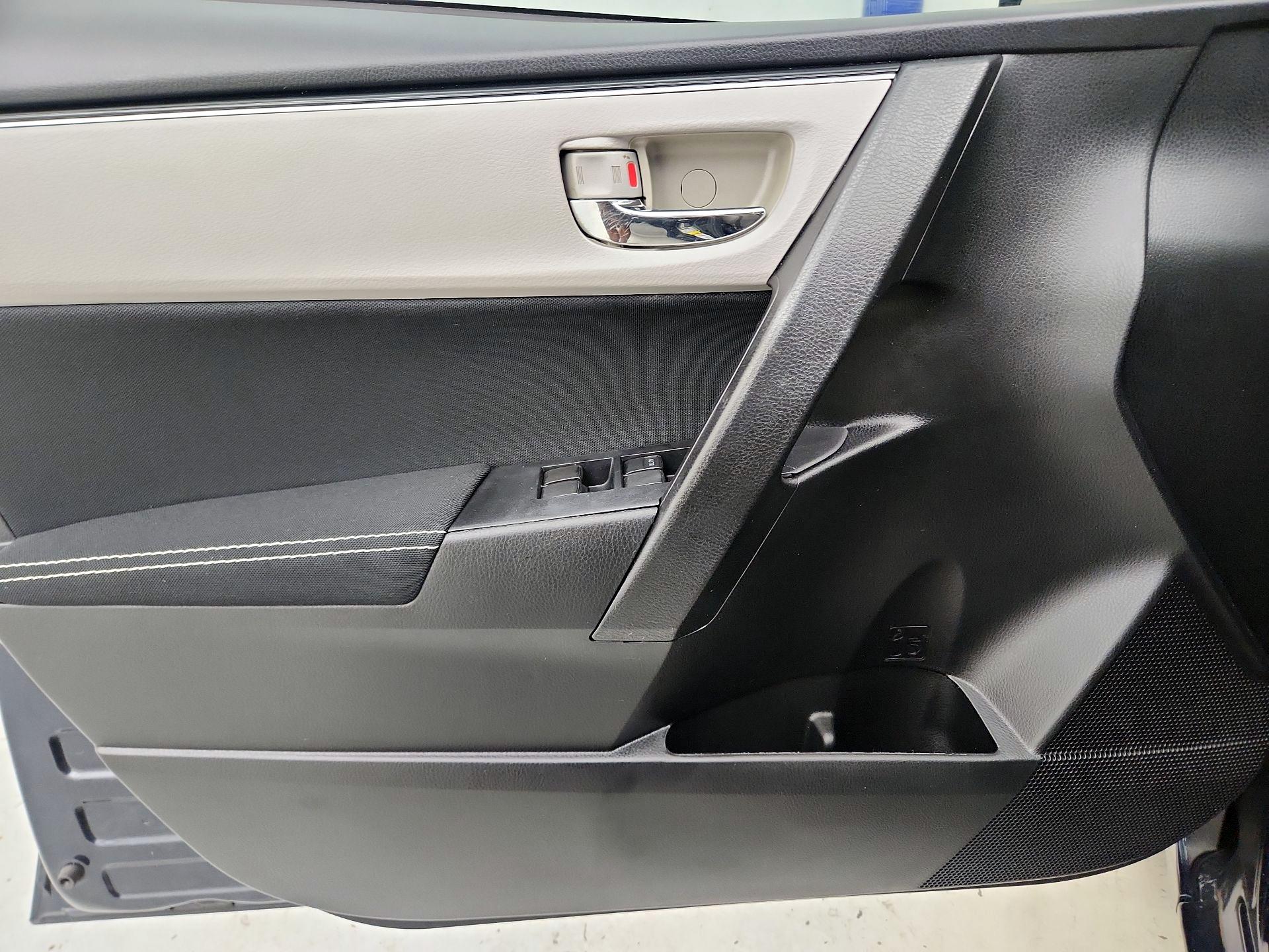 Thumbnail: 2019 Toyota Corolla - 12