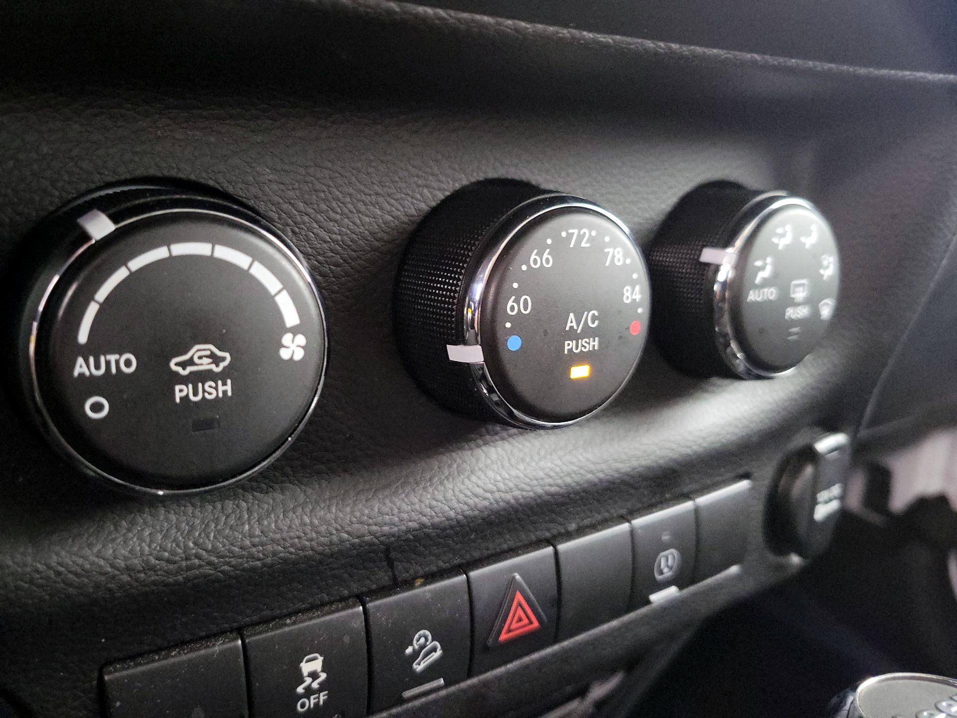 Thumbnail: 2017 Jeep Wrangler - 14