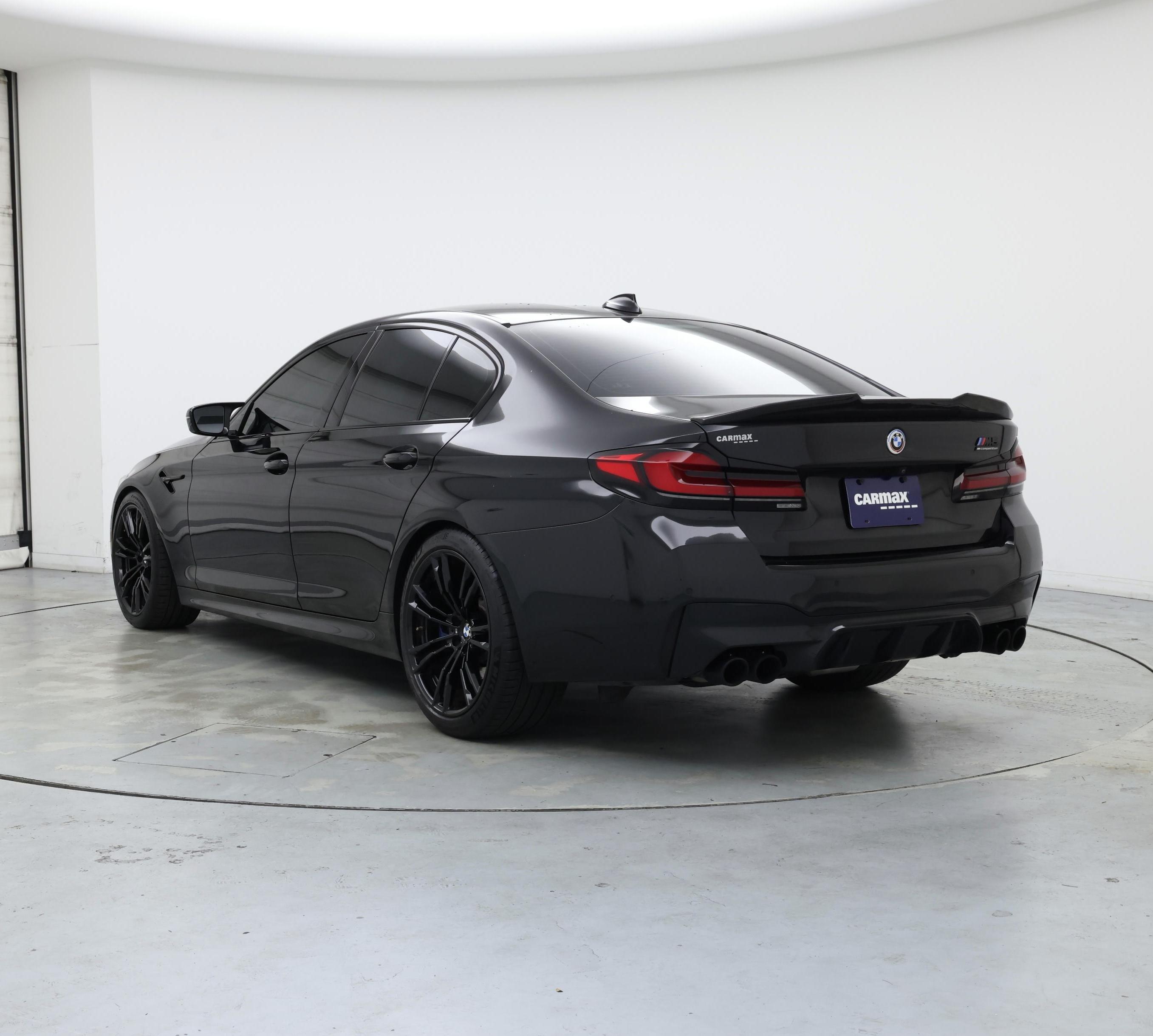 Thumbnail: 2023 BMW M5 - 2