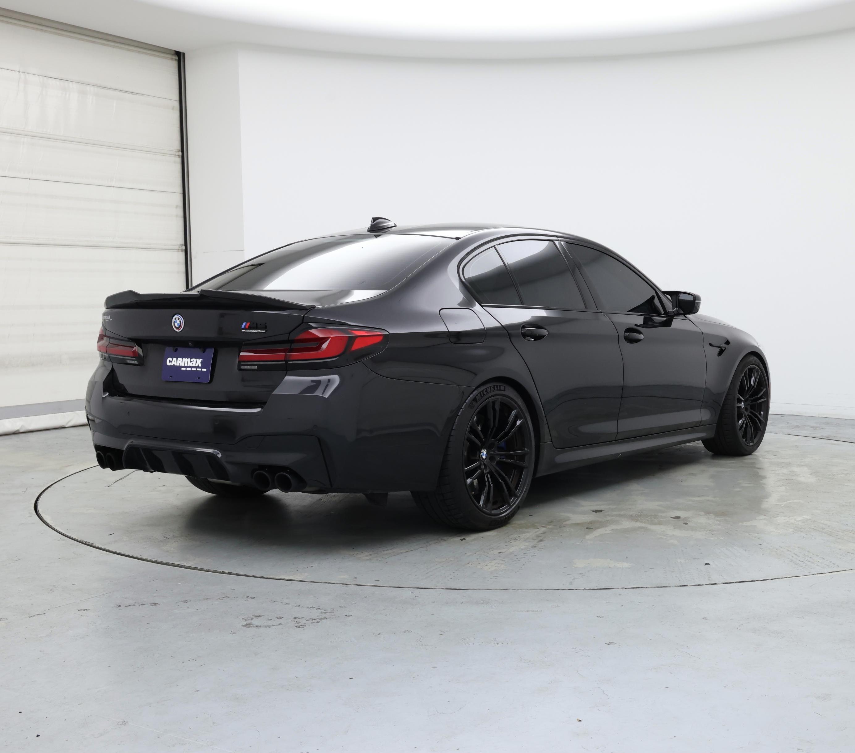 Thumbnail: 2023 BMW M5 - 8