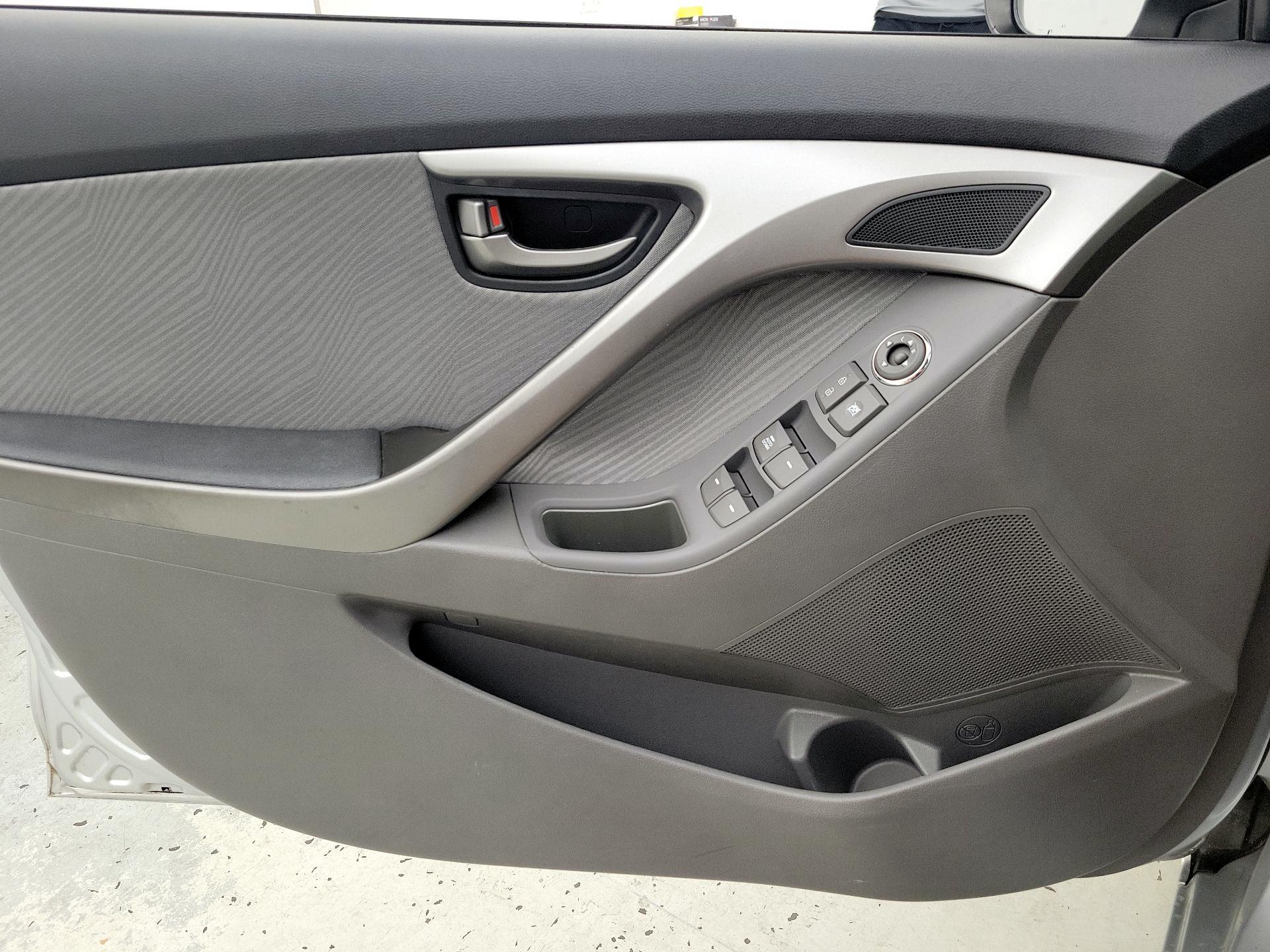 Thumbnail: 2013 Hyundai Elantra - 12