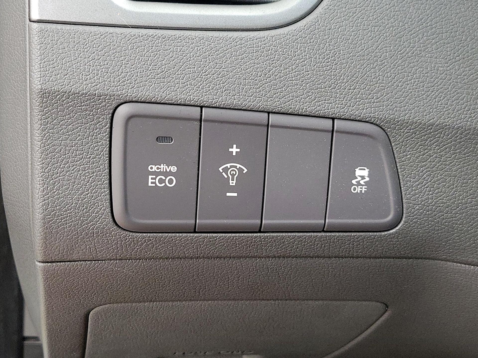 Thumbnail: 2013 Hyundai Elantra - 13