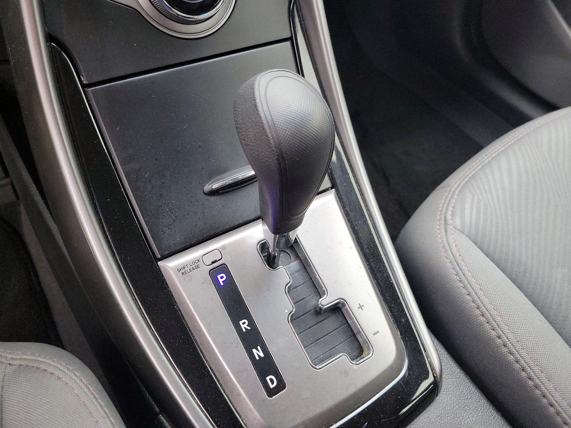 Thumbnail: 2013 Hyundai Elantra - 16