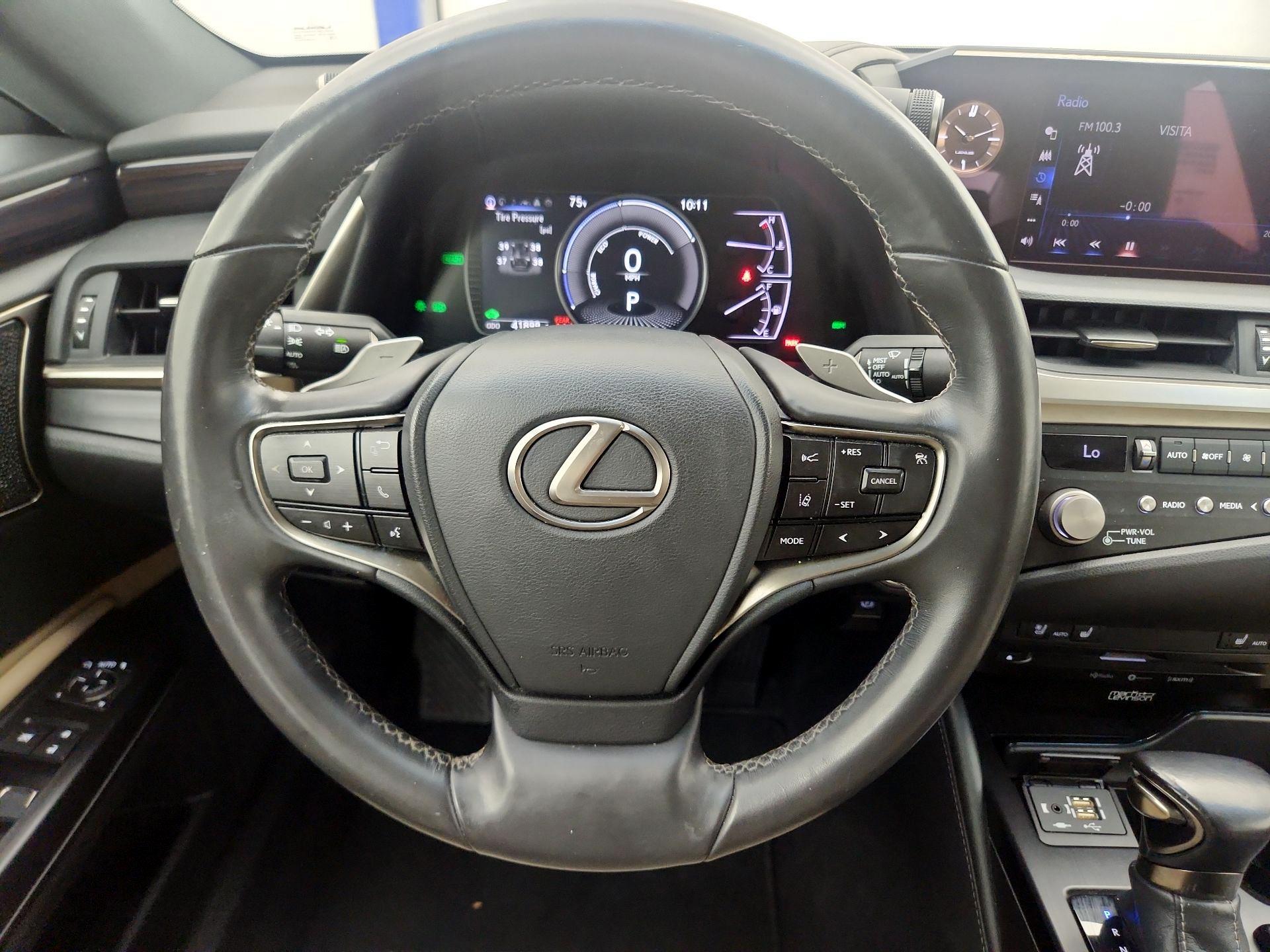 Thumbnail: 2021 Lexus ES - 10