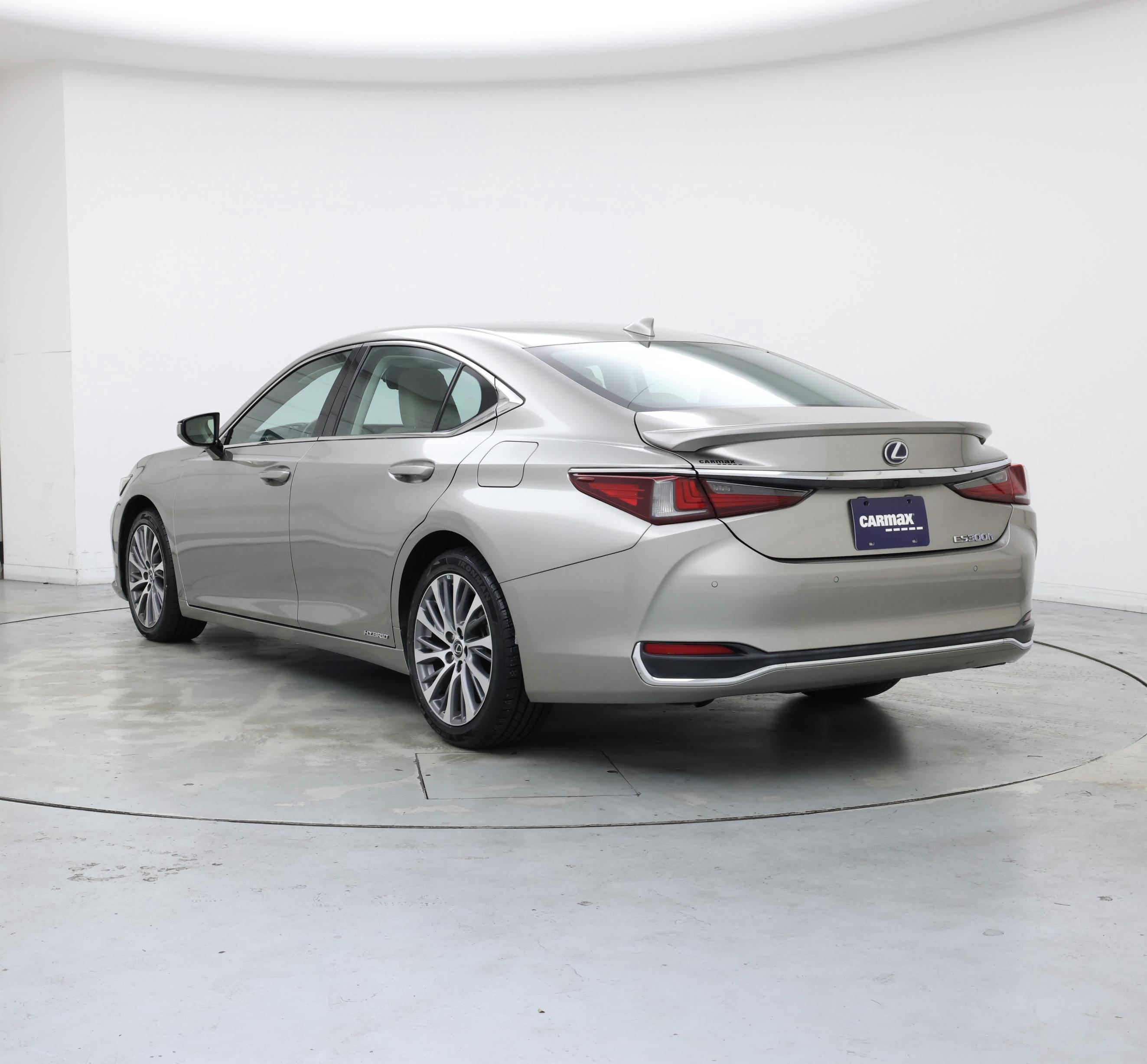 Thumbnail: 2021 Lexus ES - 2