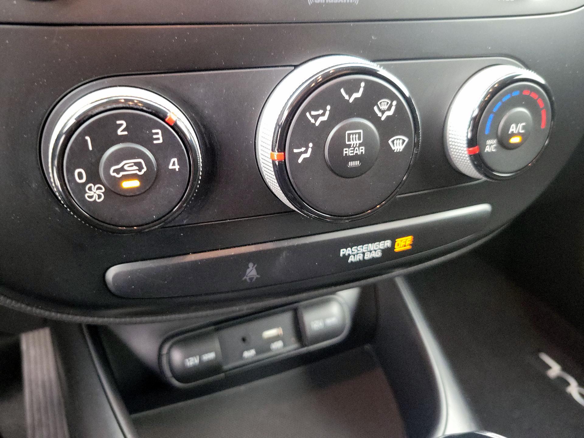 Thumbnail: 2019 Kia Soul - 16