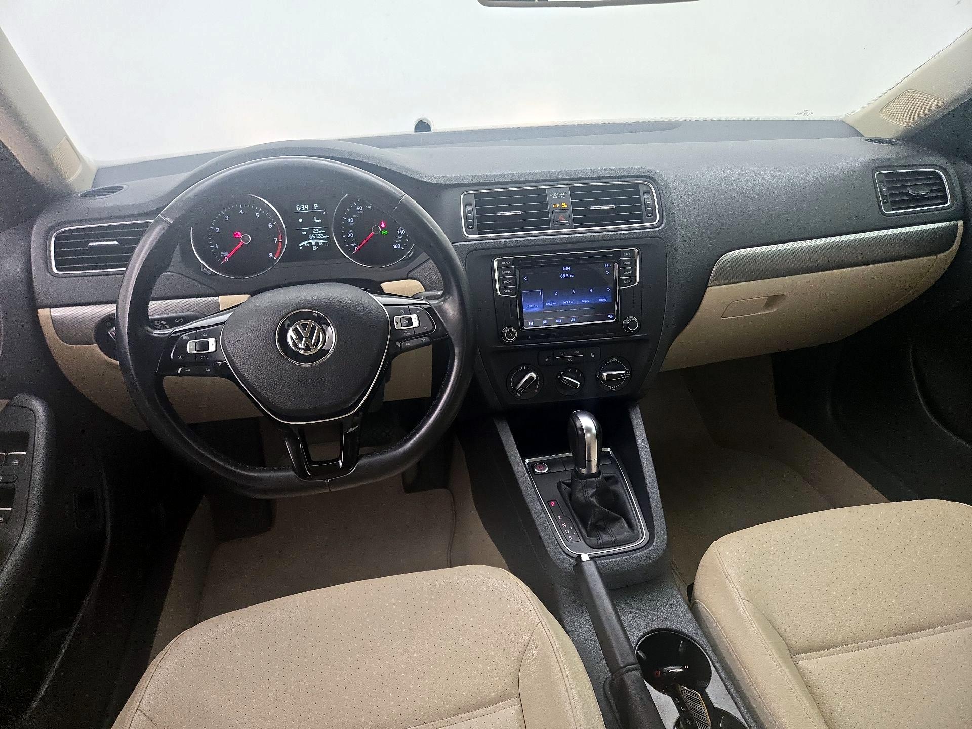 Thumbnail: 2016 Volkswagen Jetta - 9