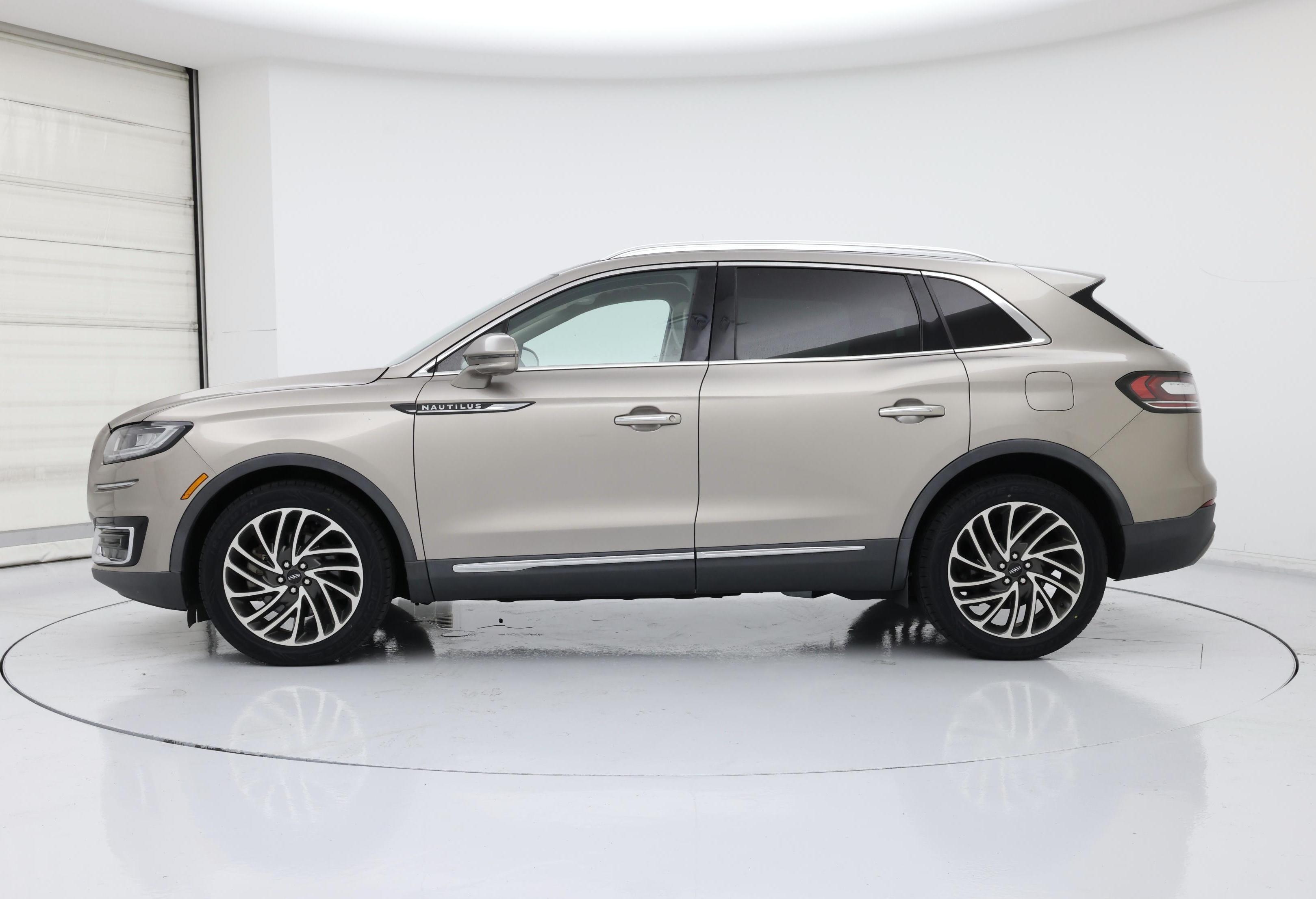 Thumbnail: 2020 Lincoln Nautilus - 3