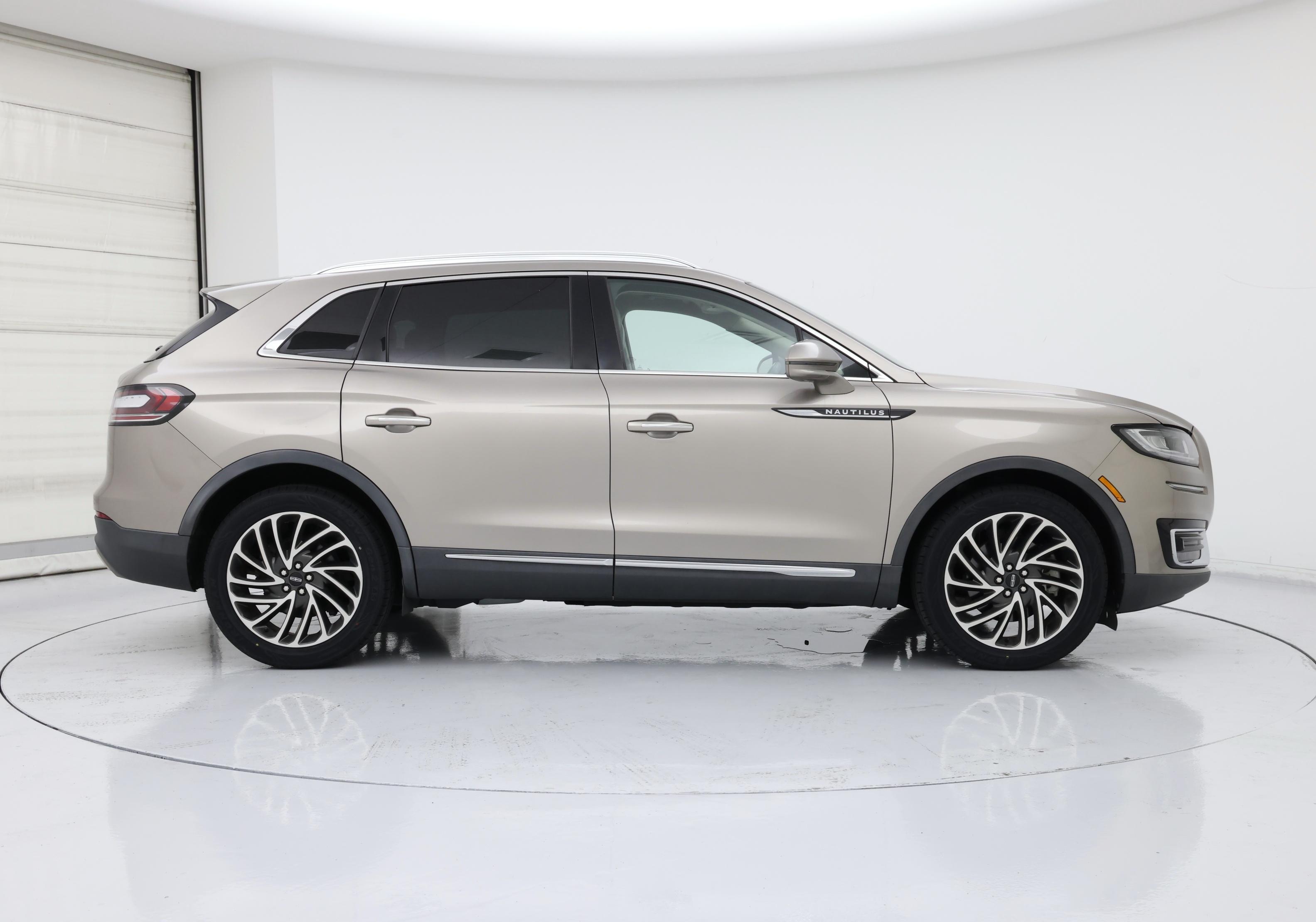 Thumbnail: 2020 Lincoln Nautilus - 7